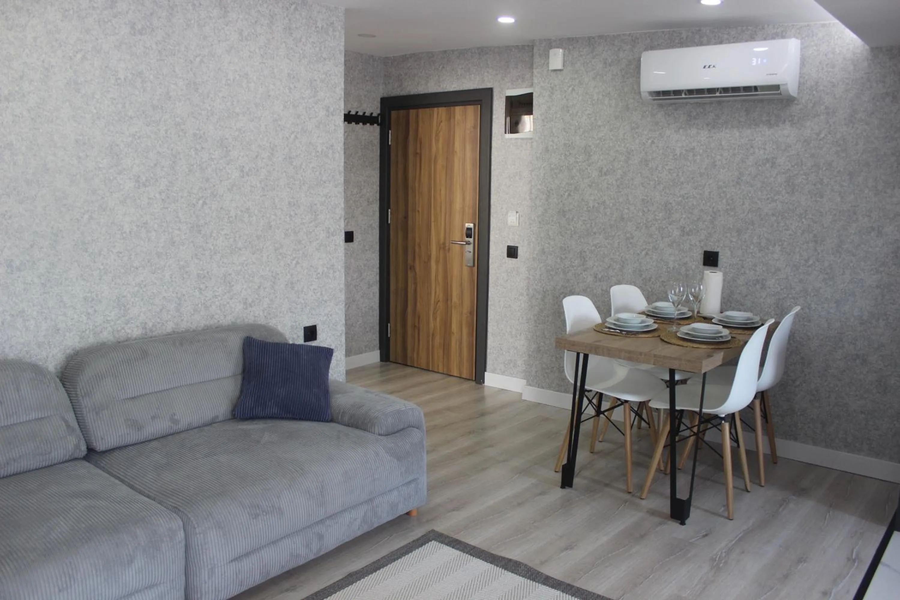 Seating area in Cosy Suite