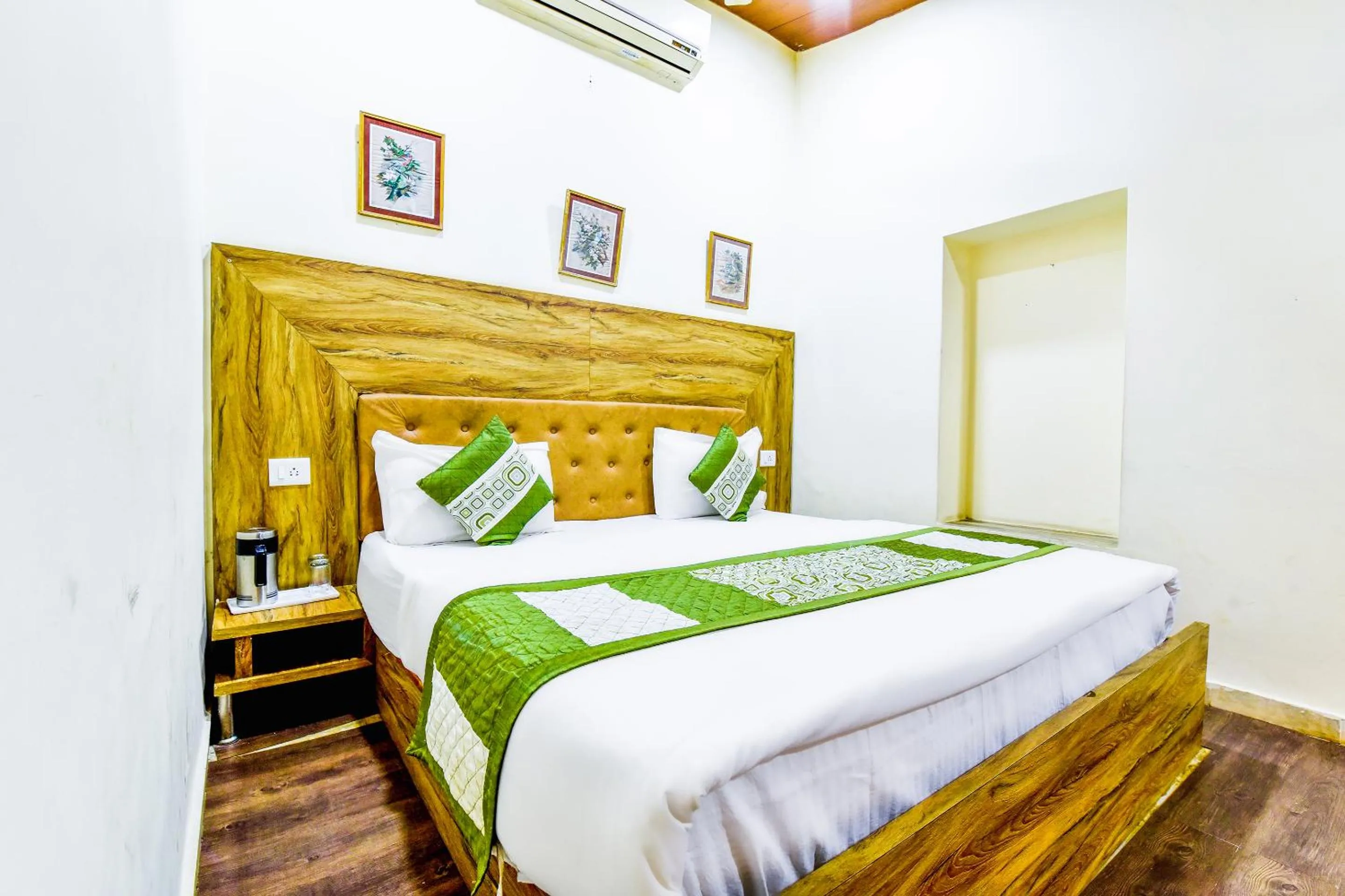 Bedroom in Castlle Rock, Mount Abu