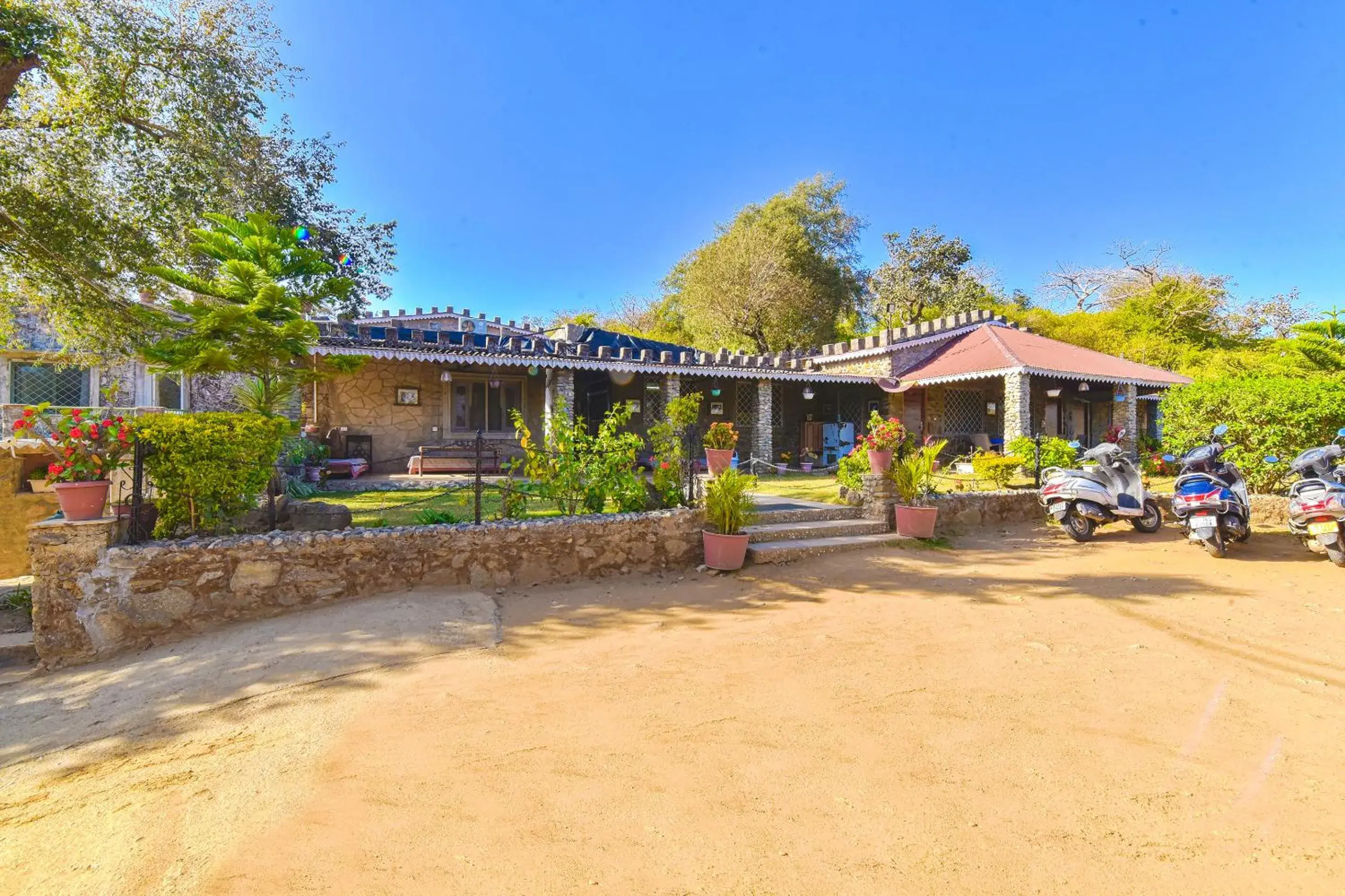 Property building in Castlle Rock, Mount Abu Property building in Castlle Rock, Mount Abu