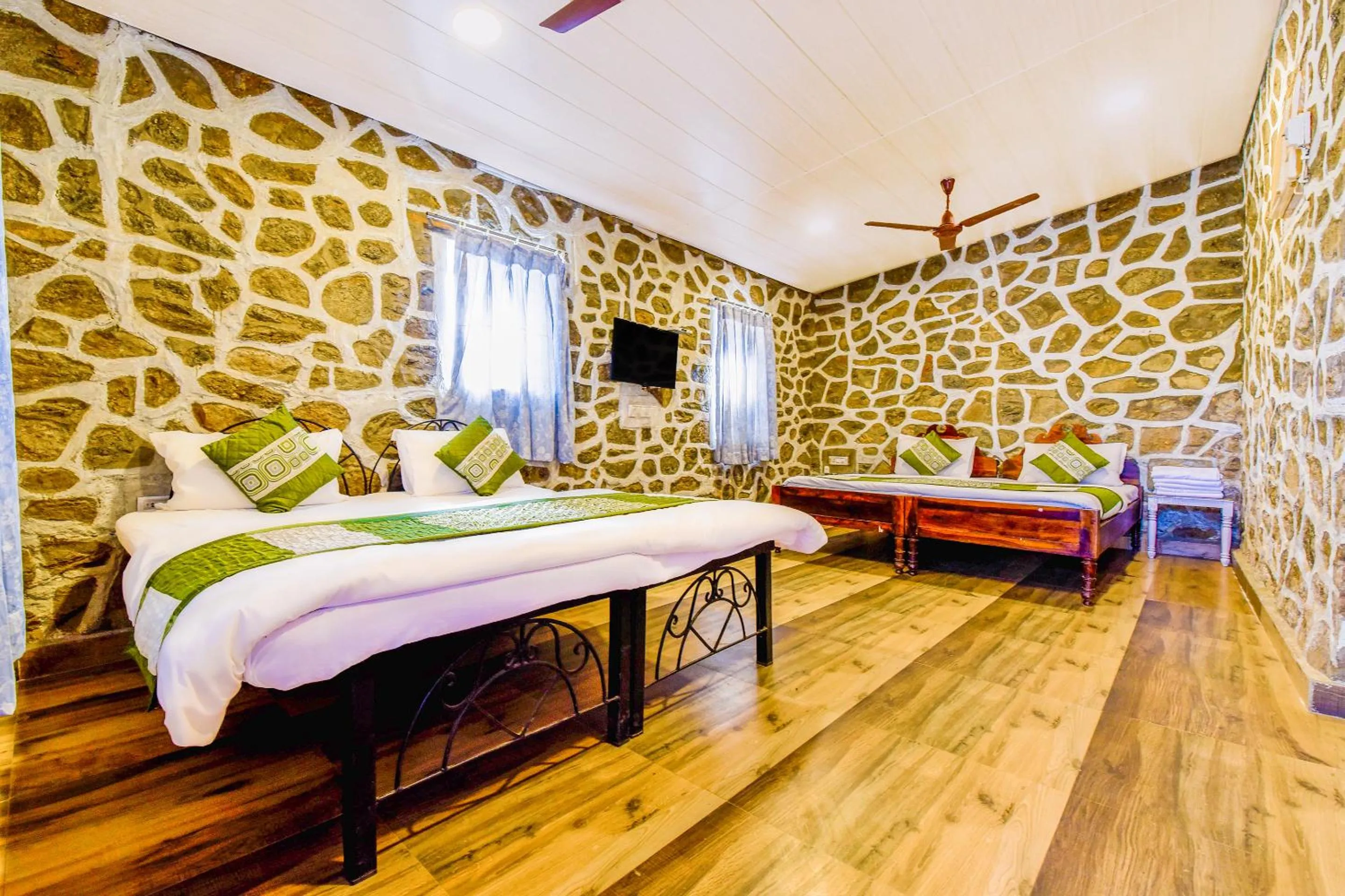 Bedroom in Castlle Rock, Mount Abu