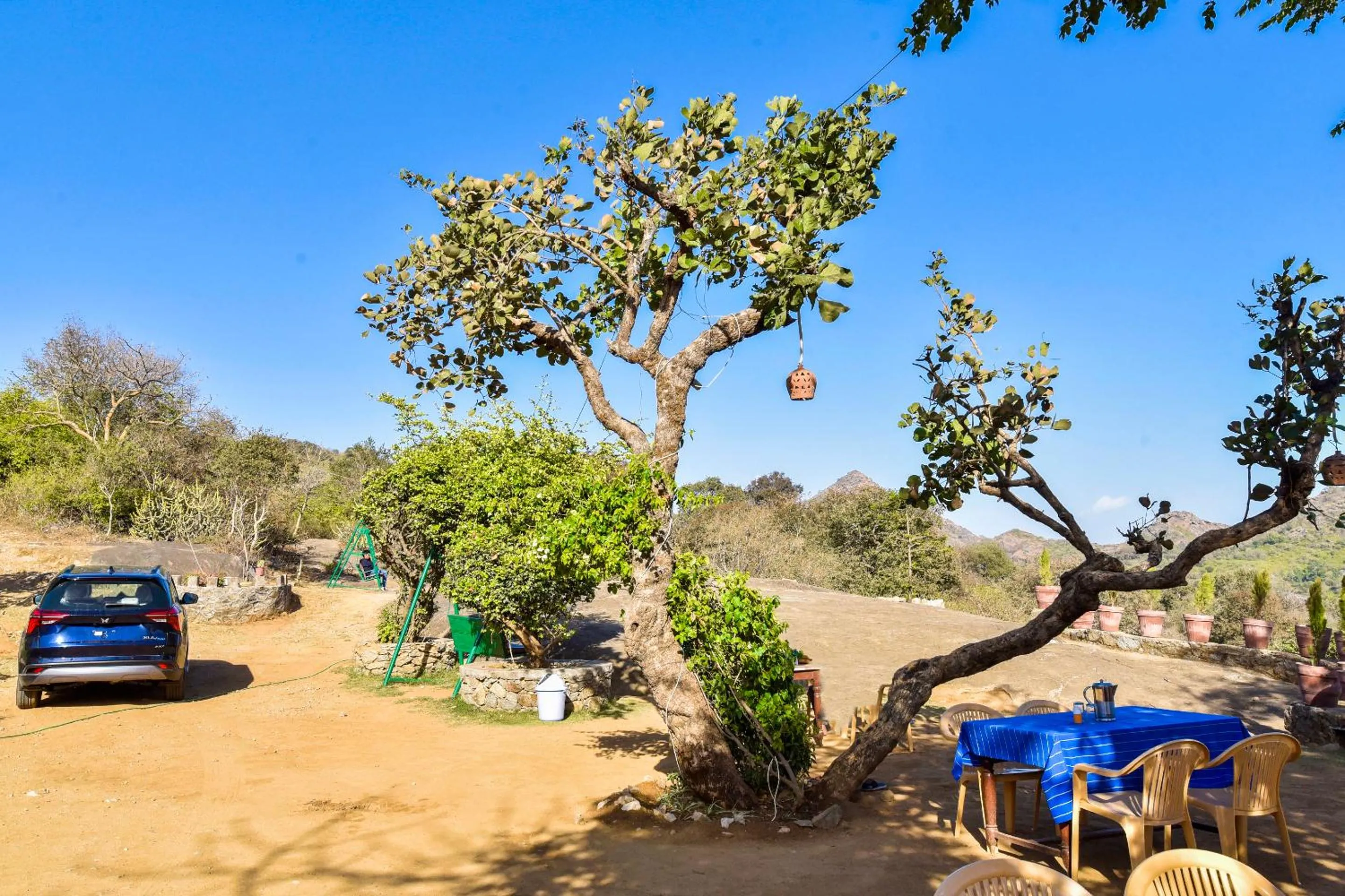 Parking in Castlle Rock, Mount Abu