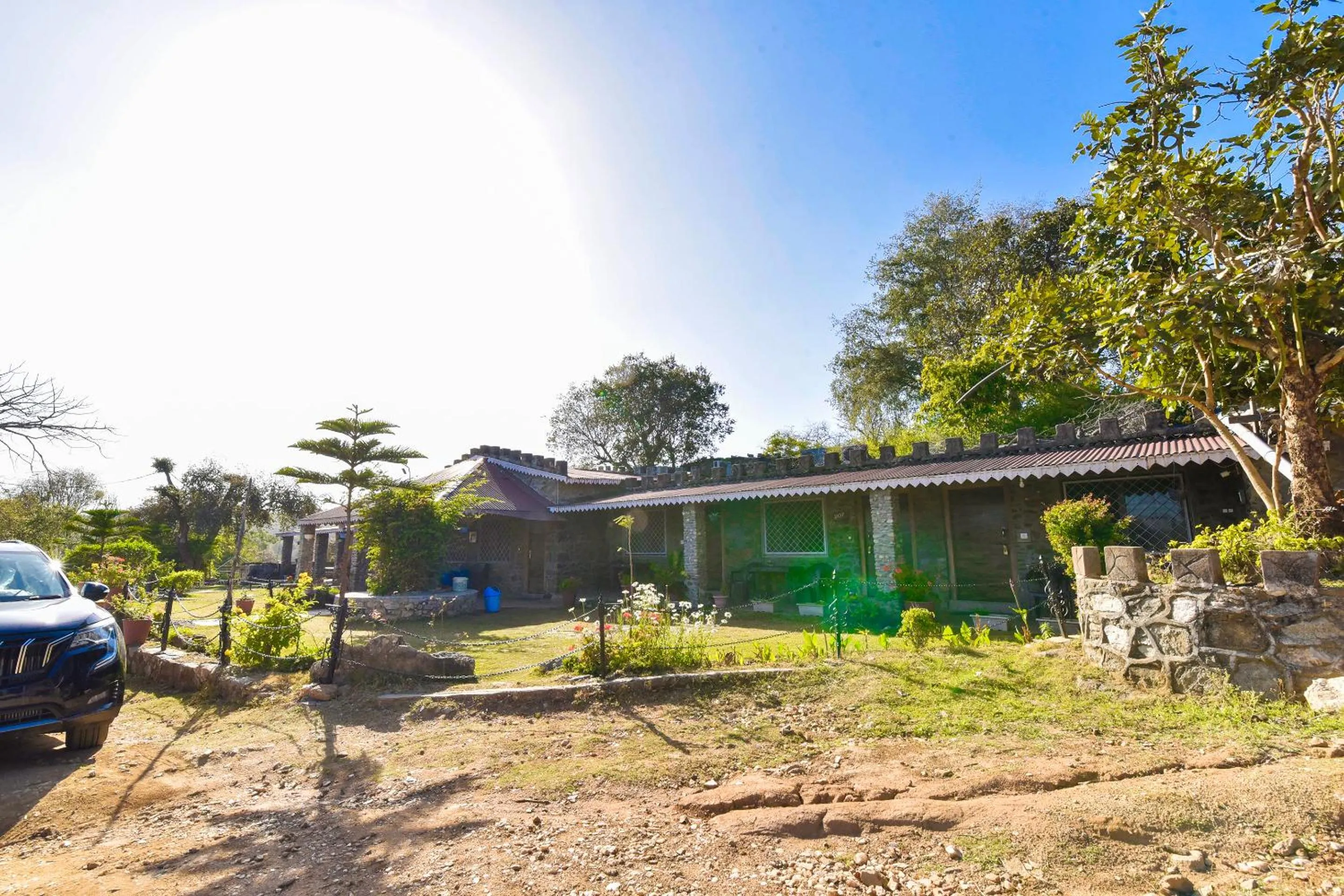 Property building in Castlle Rock, Mount Abu
