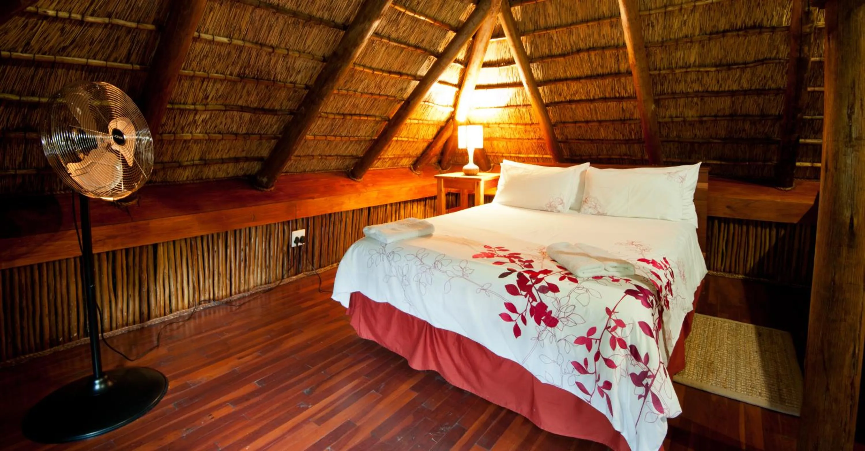 Bed in Amafu Forest Lodge