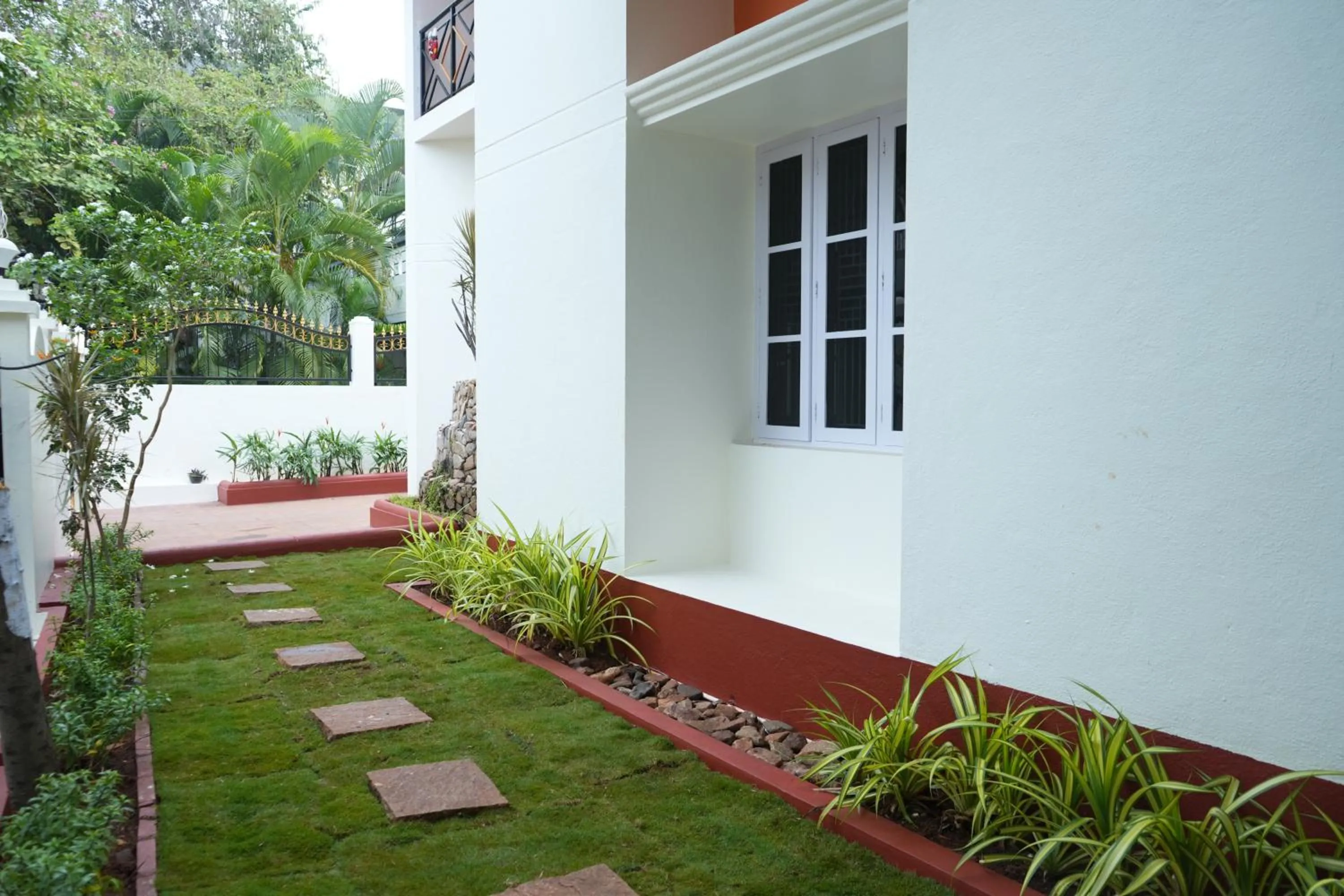 Property building in Palace Hostel by Borrbo