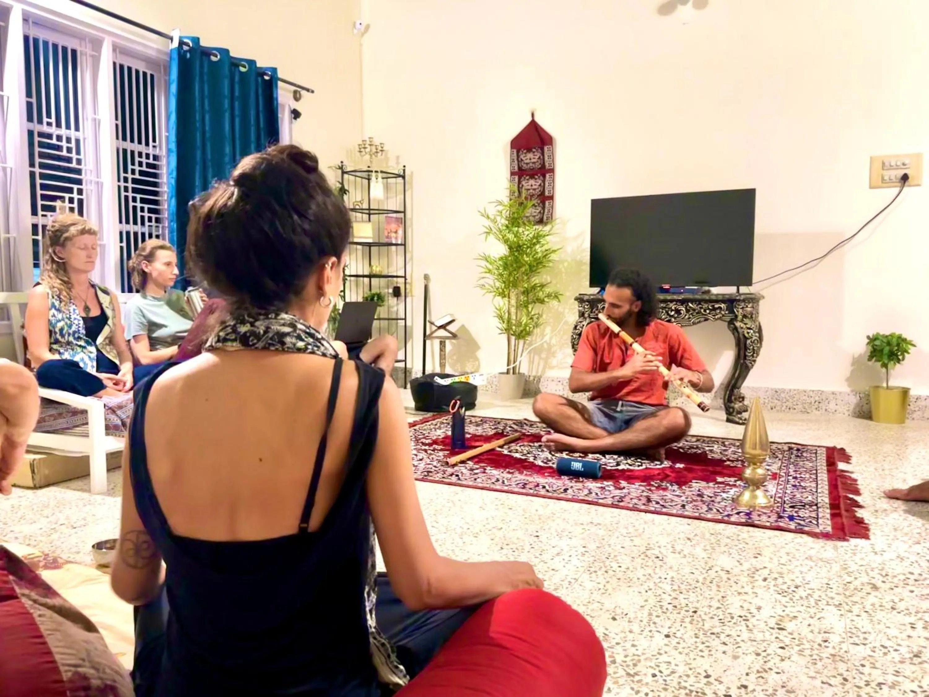 Property building in Palace Hostel by Borrbo