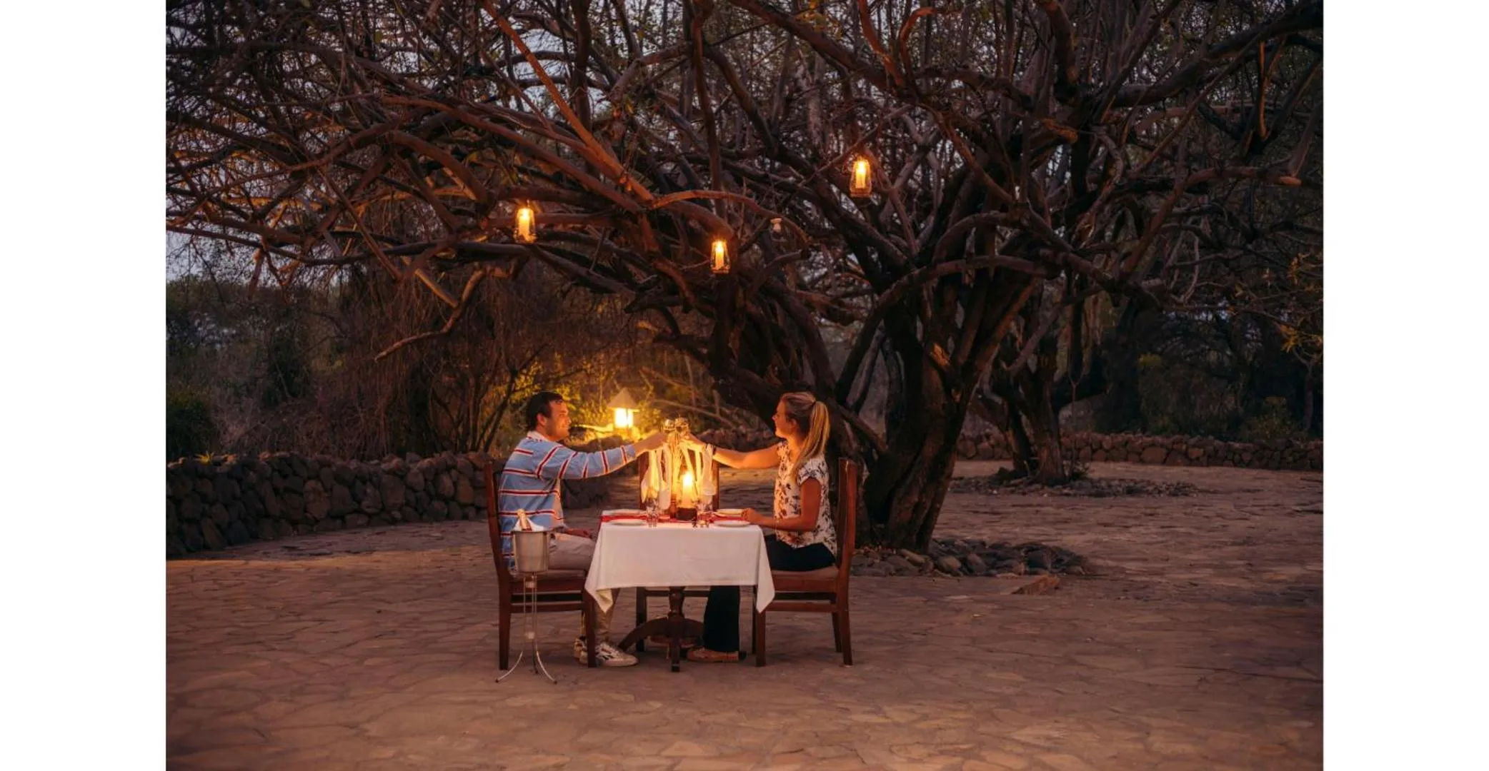 Dining area in Kia Airport Lodge