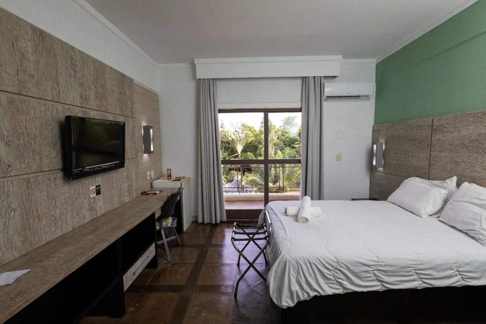 Bed in ARAGUAIA HOTEL