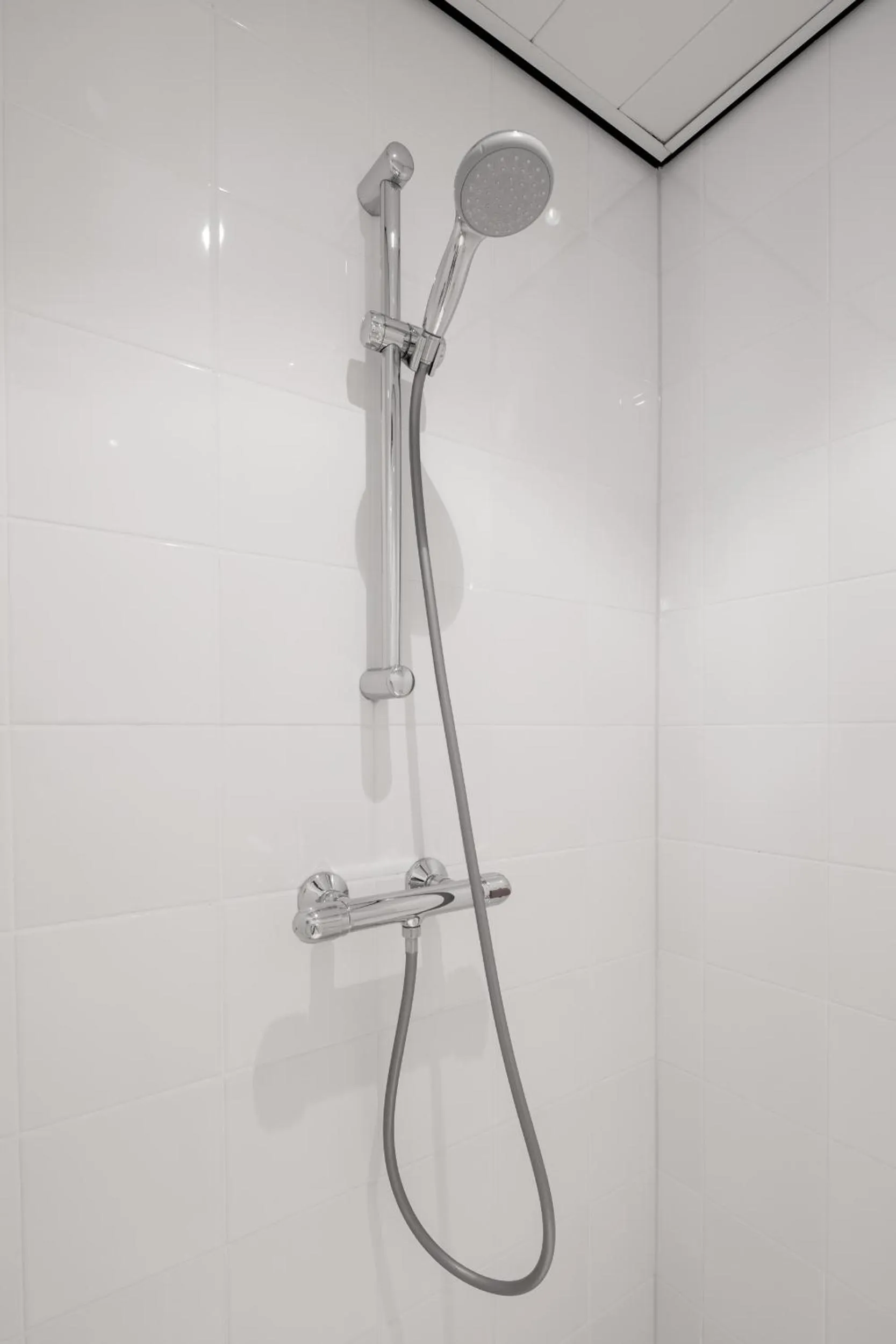 Shower in Strandhotel Domburg