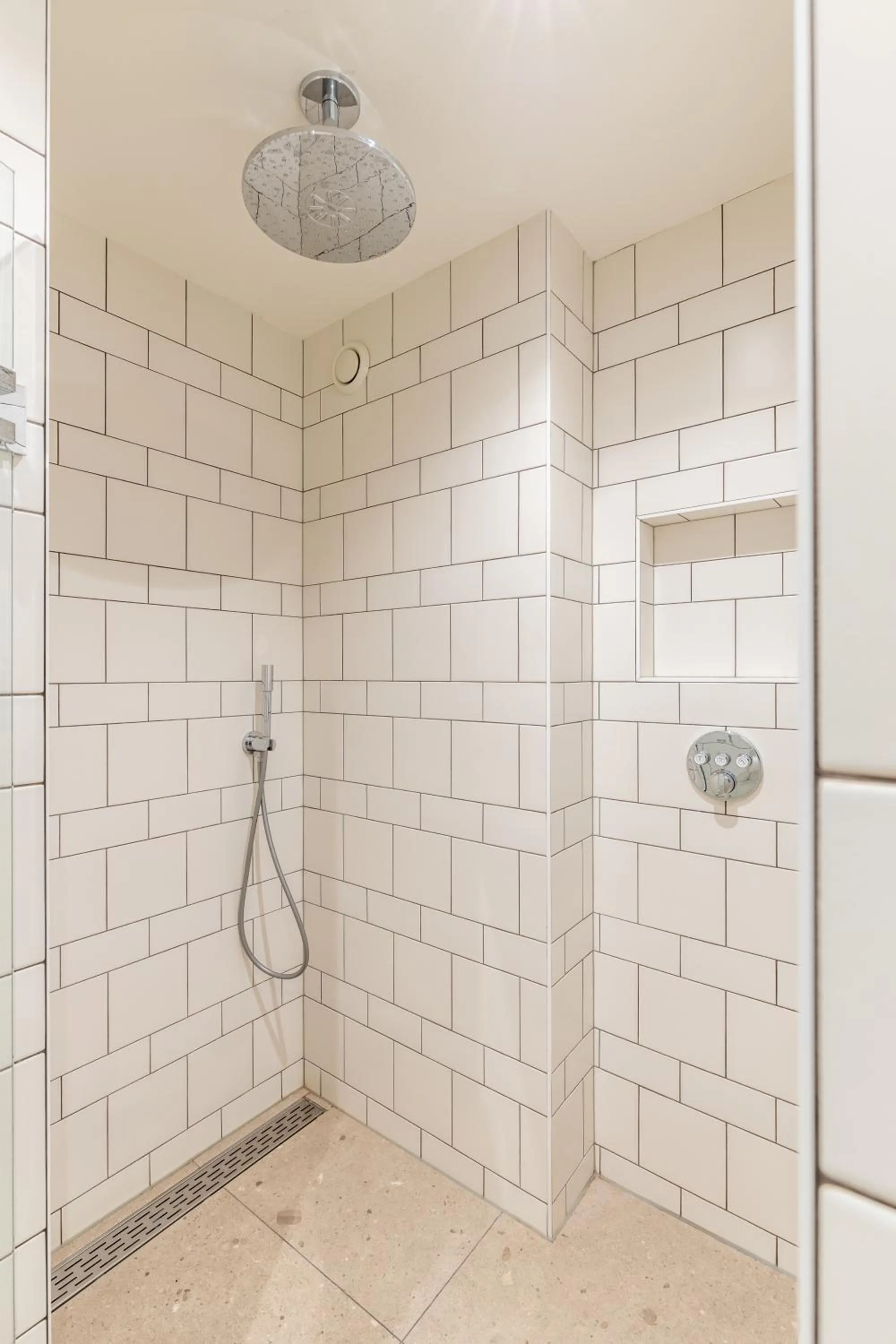 Shower in Strandhotel Domburg