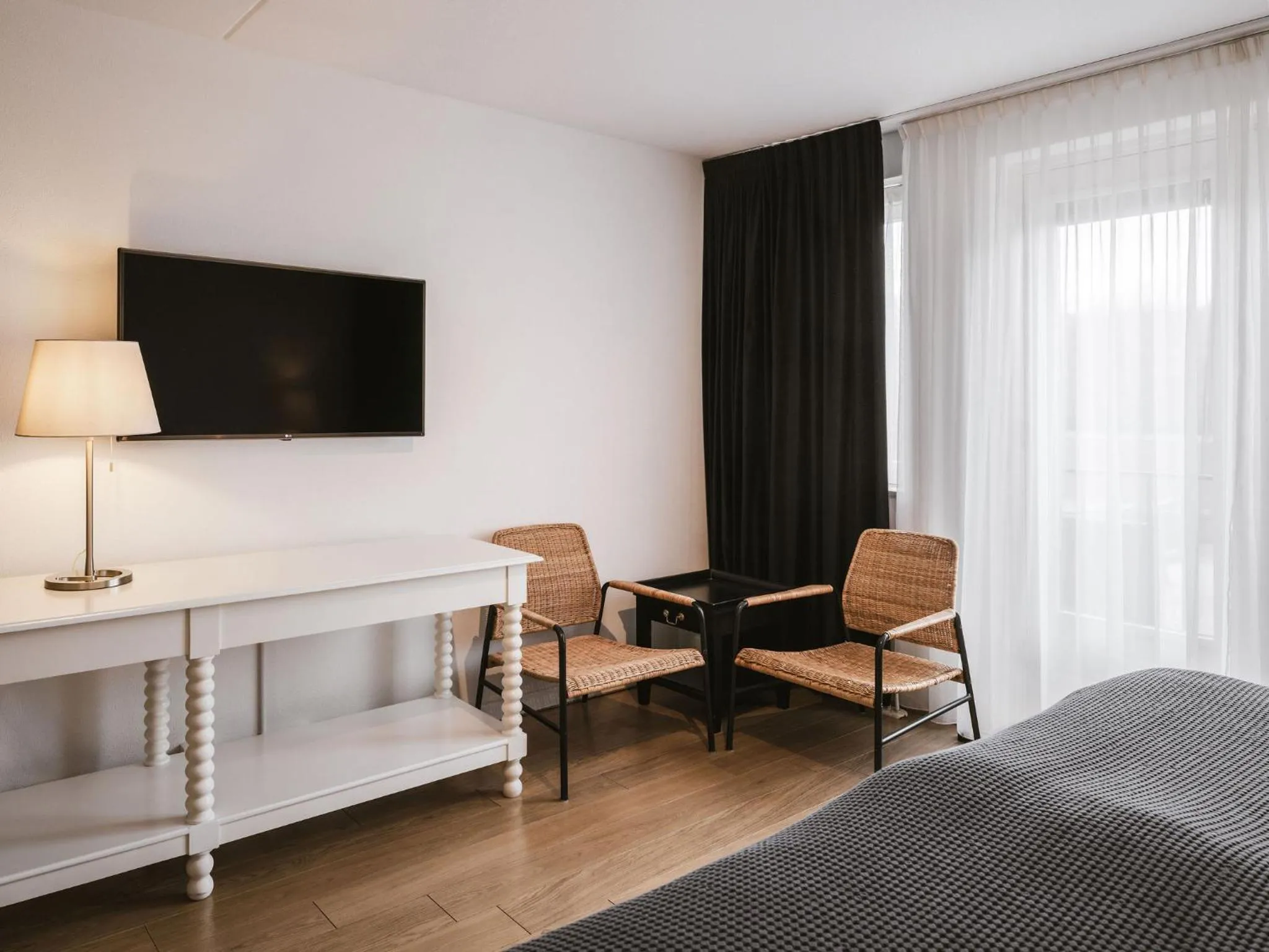 Bedroom, Bed in Strandhotel Domburg