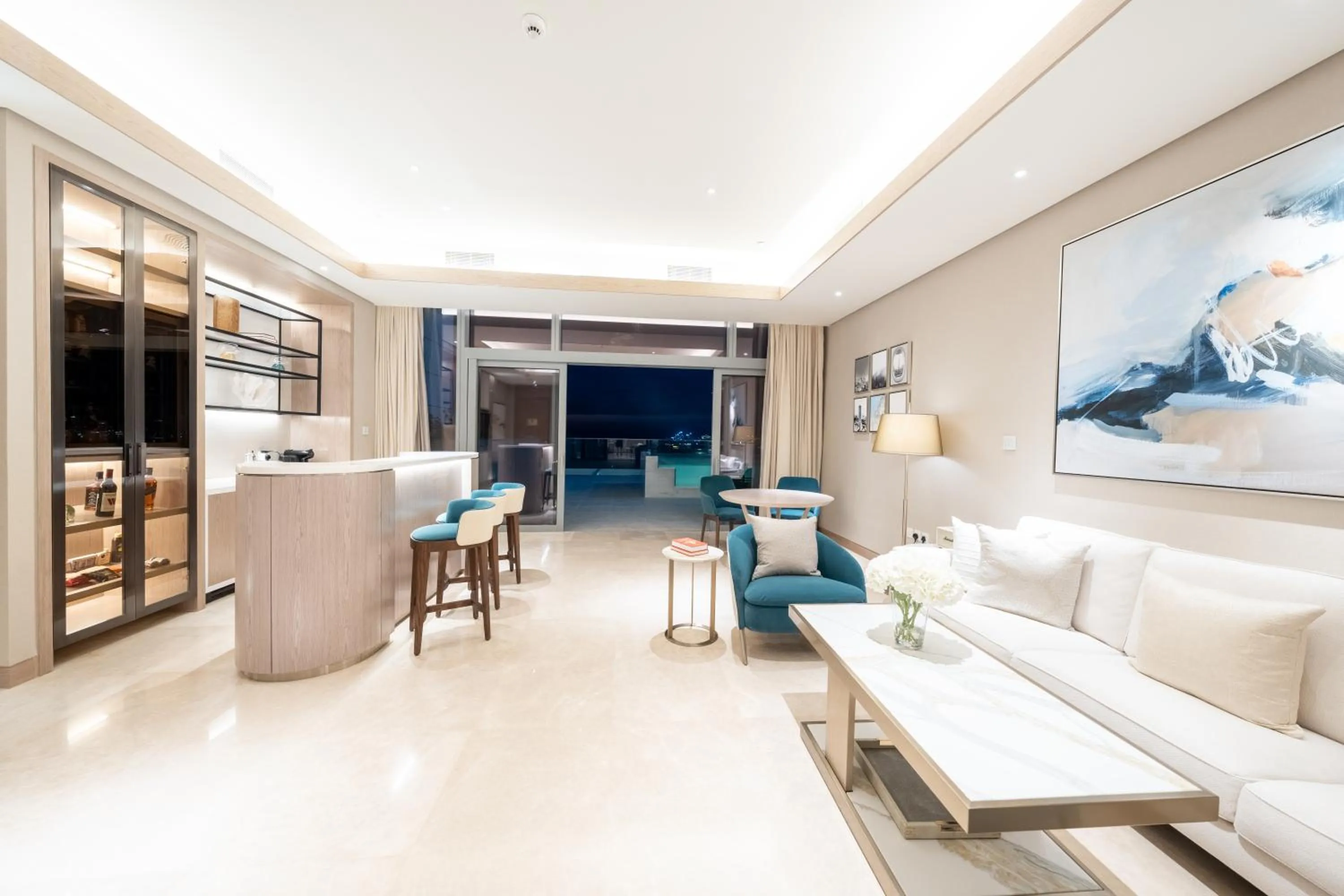 TV and multimedia in FIVE Luxe