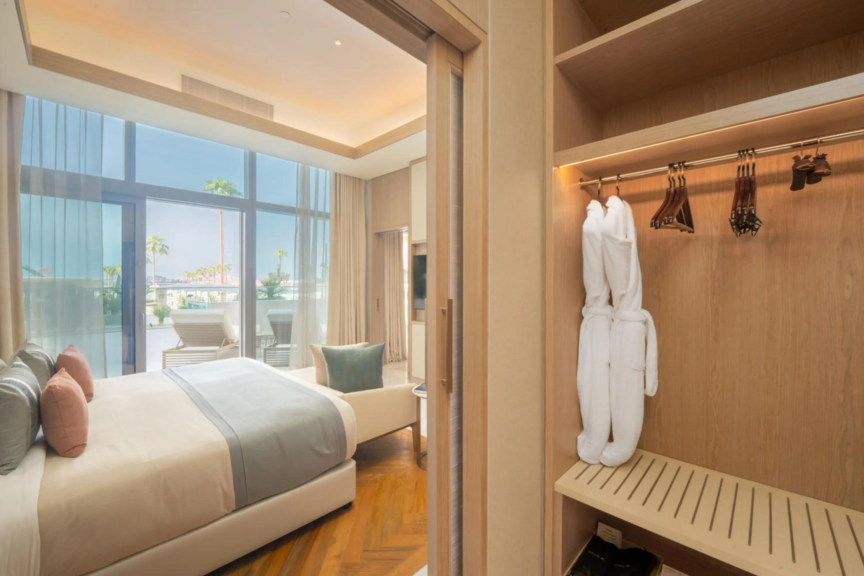 Bedroom, Bed in FIVE Luxe