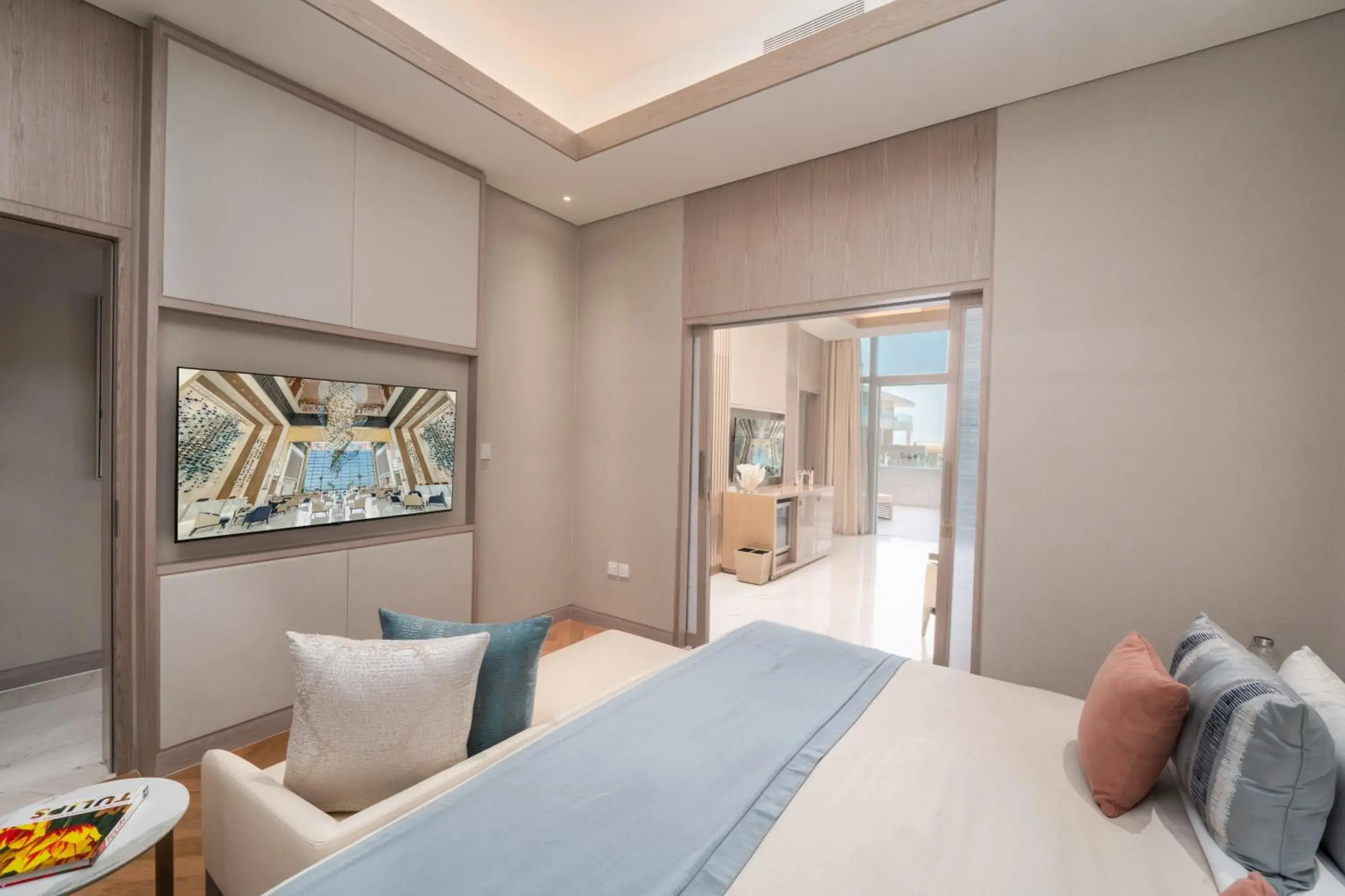 2 BED | Poolside Suite w/Pool in FIVE Luxe 2 BED | Poolside Suite w/Pool in FIVE Luxe