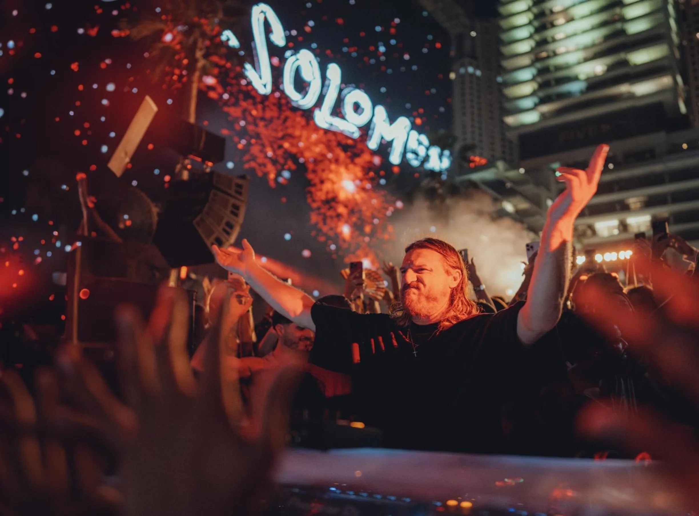 Evening entertainment in FIVE Luxe