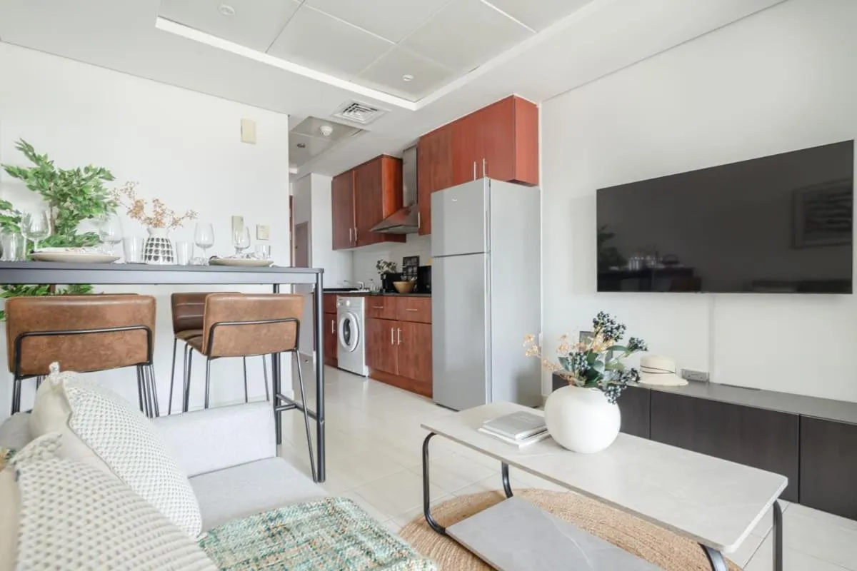 TV and multimedia in Frank Porter - Lake View Tower