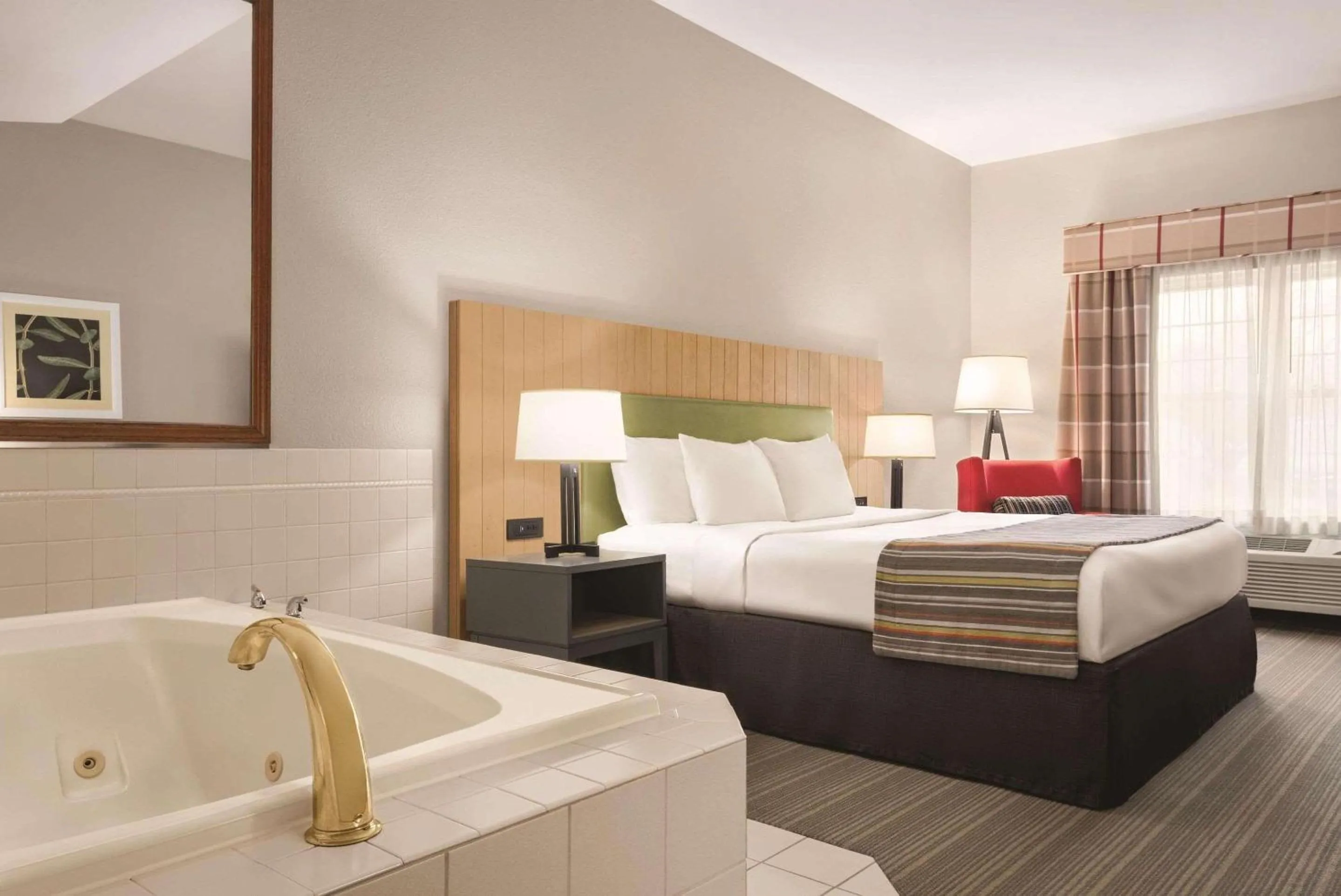 Bedroom, Bed in Country Inn & Suites by Radisson, Schaumburg, IL
