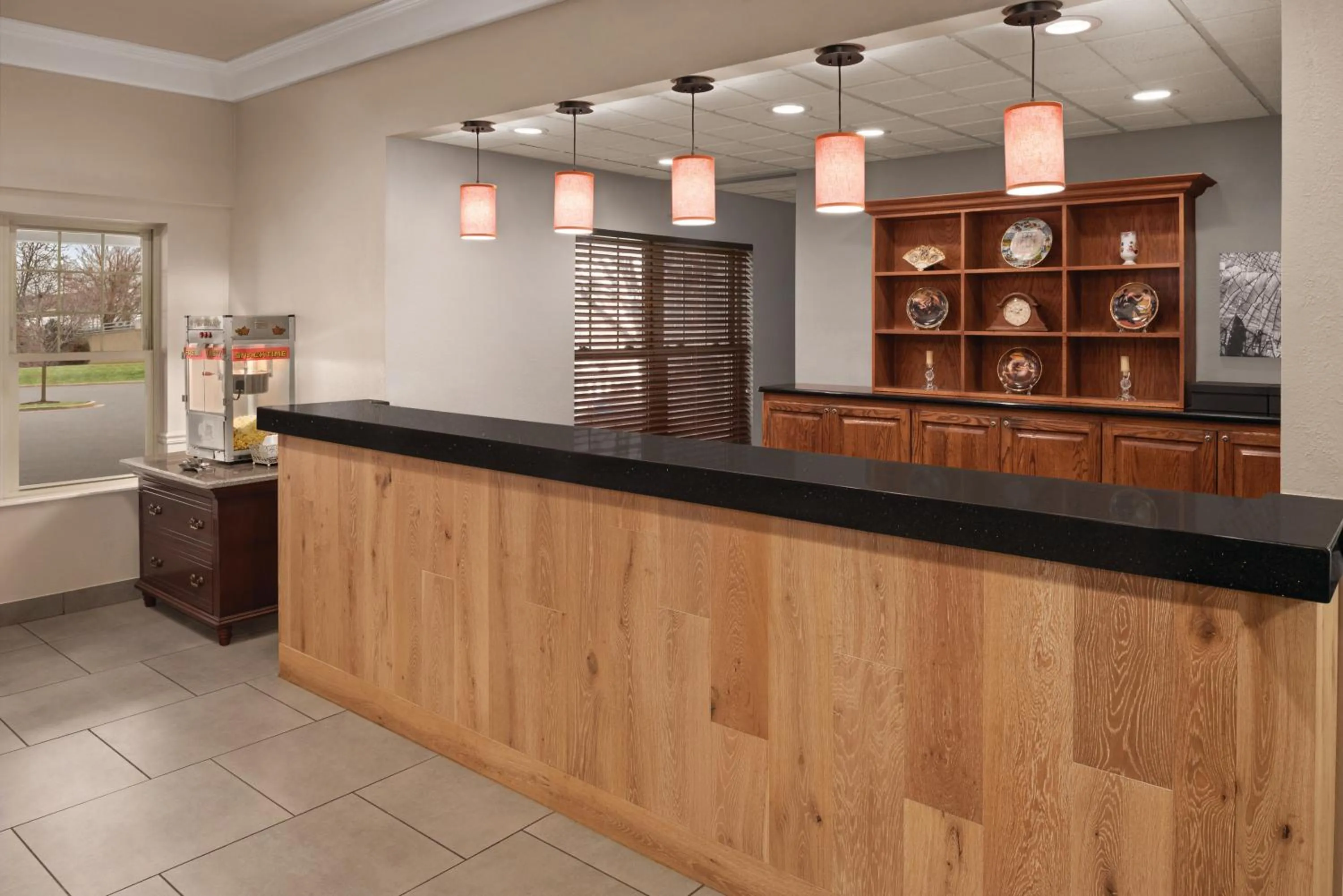 Lobby or reception in Country Inn & Suites by Radisson, Schaumburg, IL