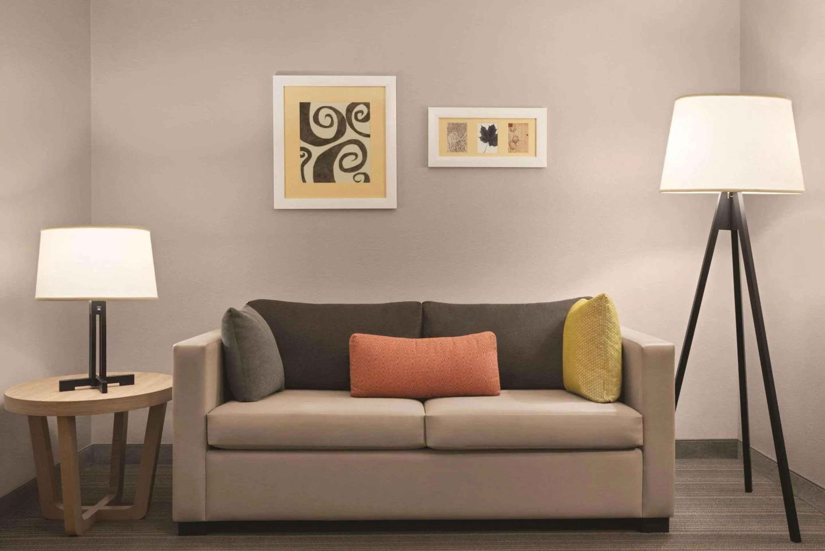 Bedroom in Country Inn & Suites by Radisson, Schaumburg, IL