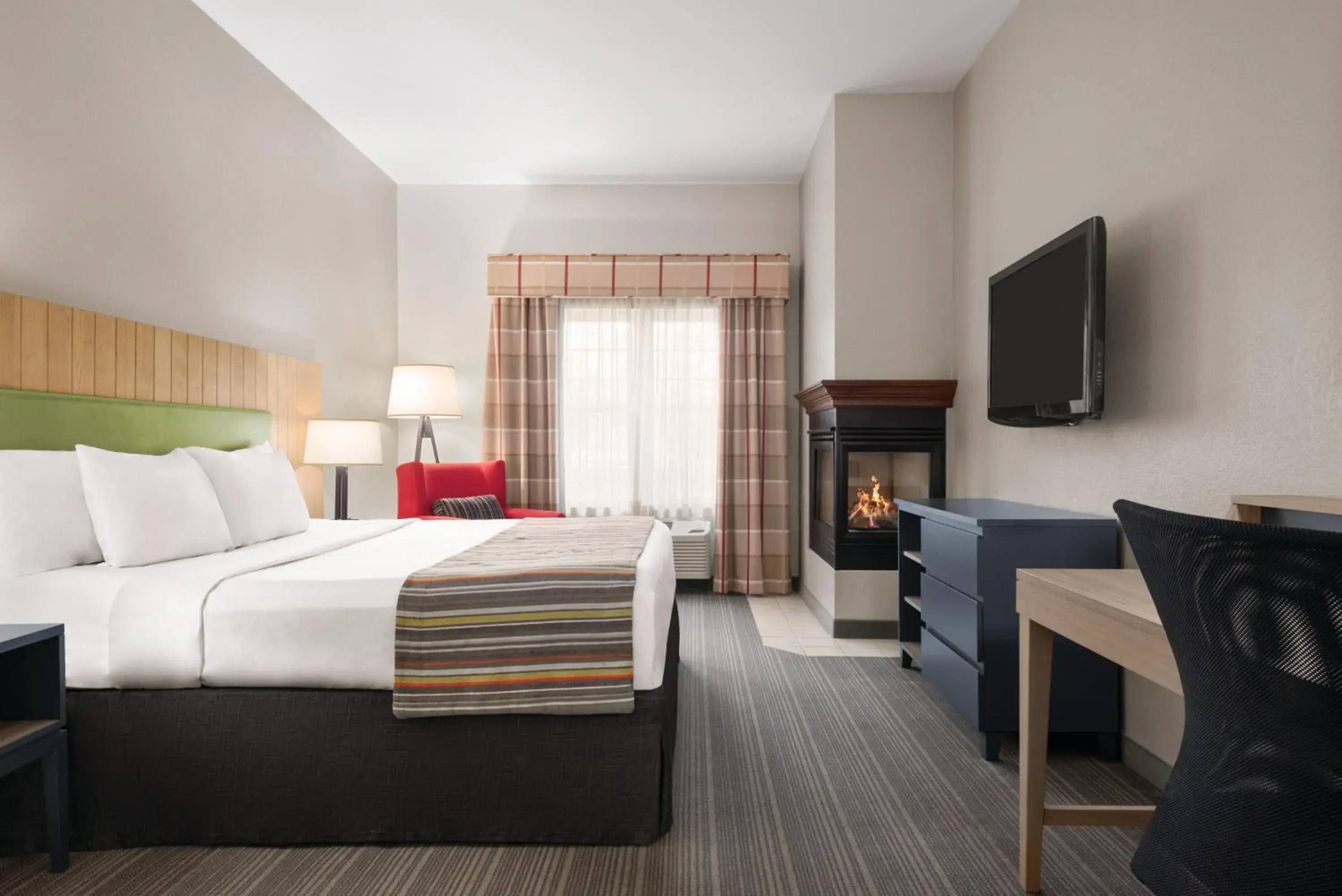 King Suite with Spa Bath - Disability Access in Country Inn & Suites by Radisson, Schaumburg, IL King Suite with Spa Bath - Disability Access in Country Inn & Suites by Radisson, Schaumburg, IL