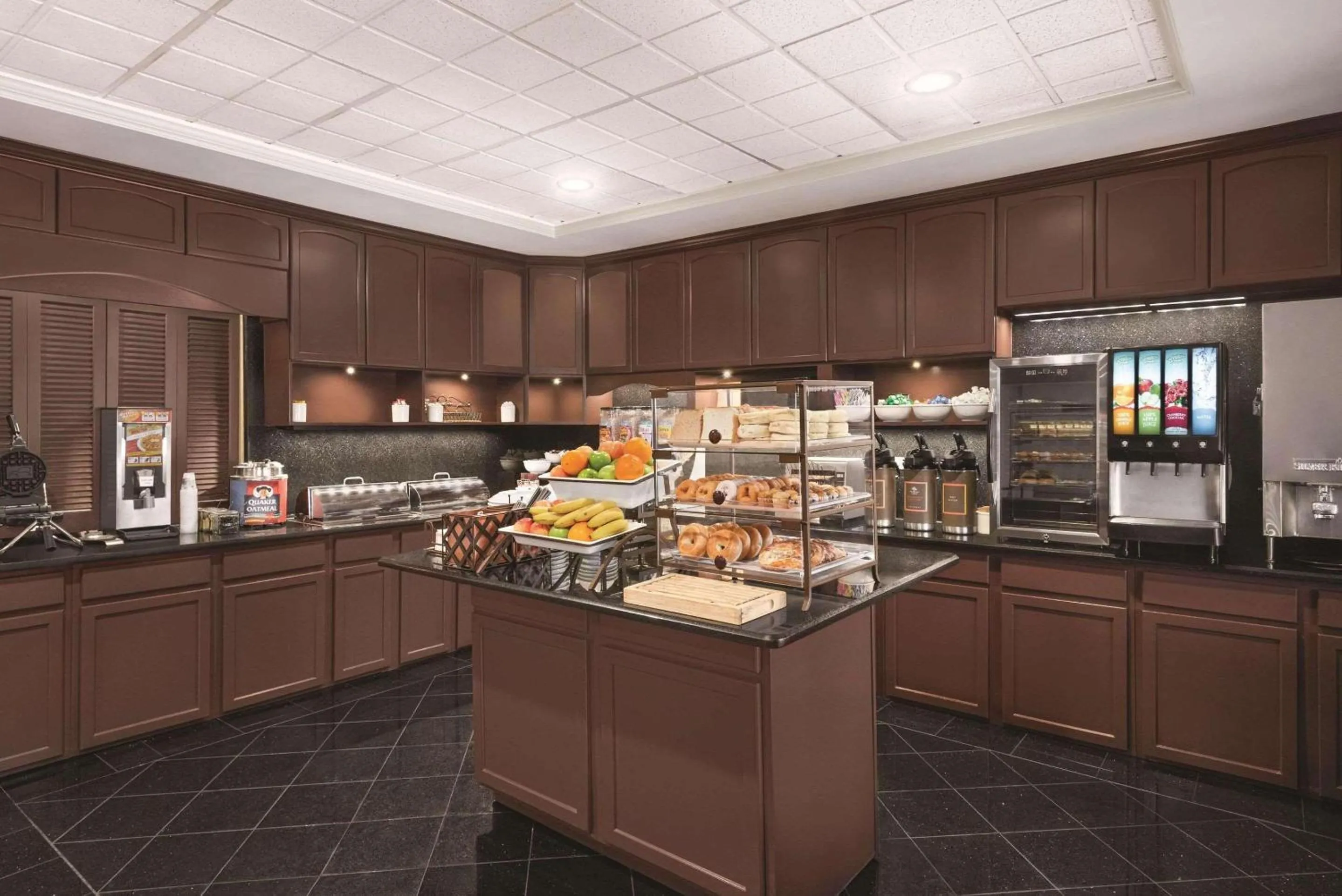 Breakfast in Country Inn & Suites by Radisson, Schaumburg, IL