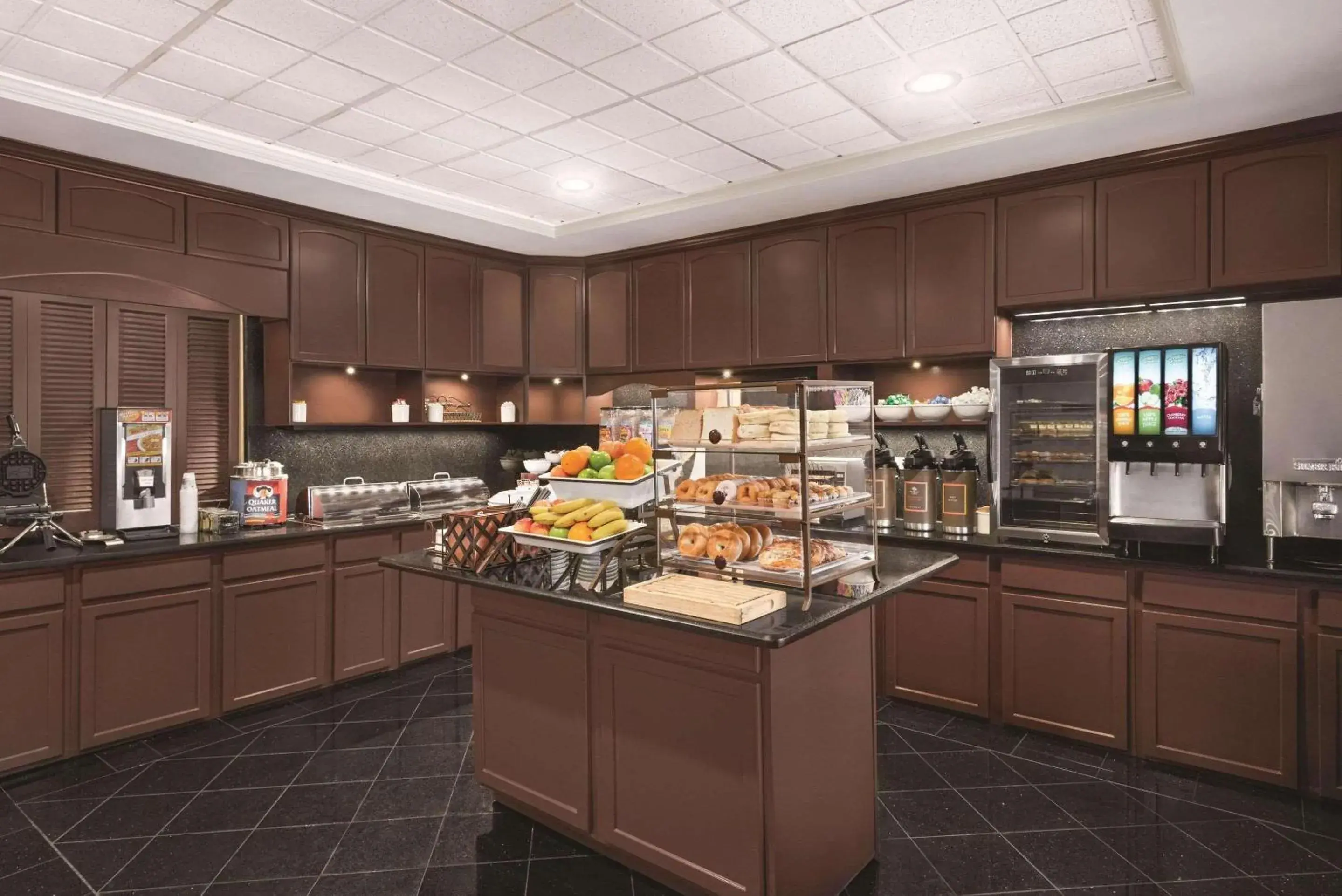 Breakfast in Country Inn & Suites by Radisson, Schaumburg, IL Breakfast in Country Inn & Suites by Radisson, Schaumburg, IL