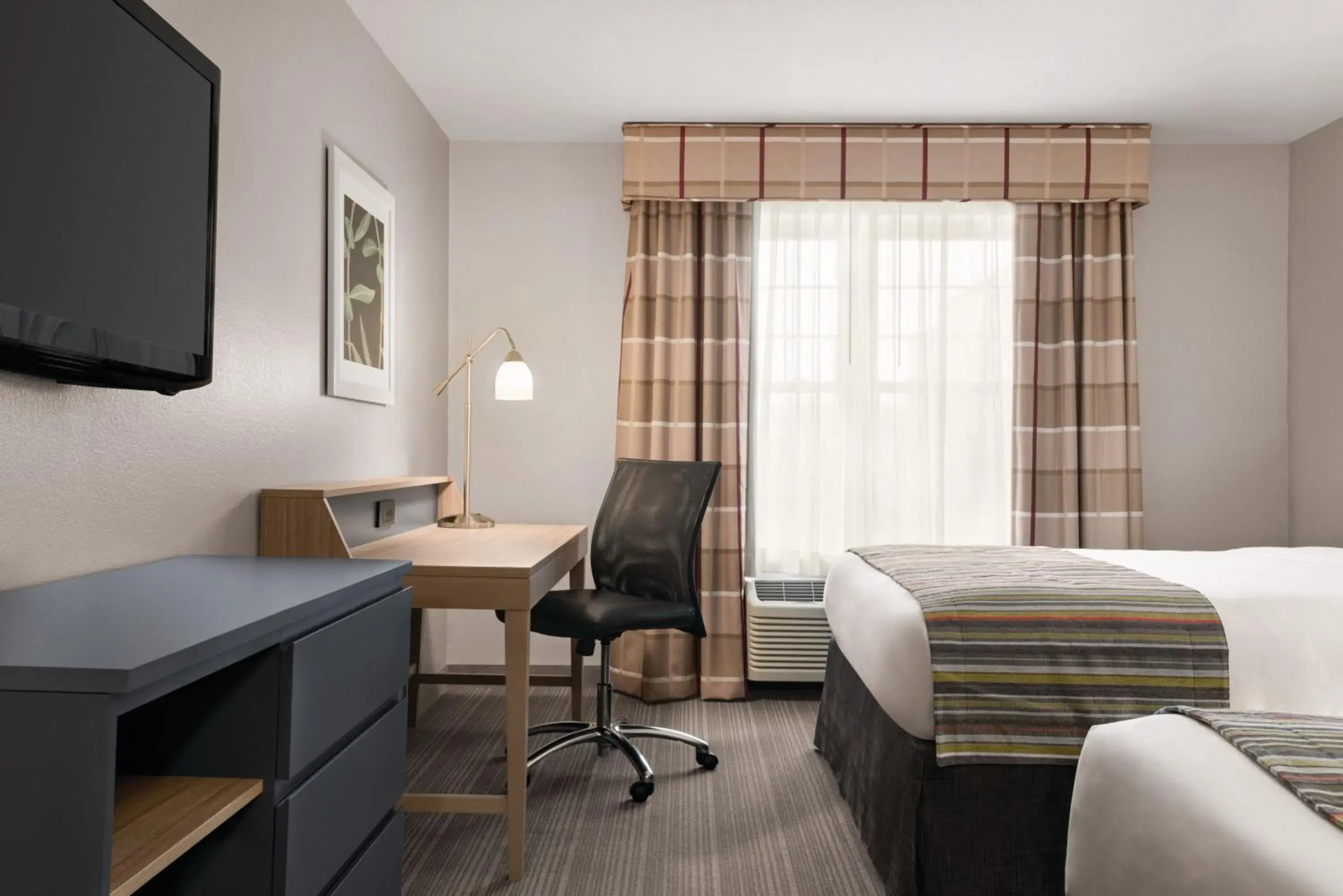 Queen Room with Two Queen Beds - Smoking in Country Inn & Suites by Radisson, Schaumburg, IL Queen Room with Two Queen Beds - Smoking in Country Inn & Suites by Radisson, Schaumburg, IL