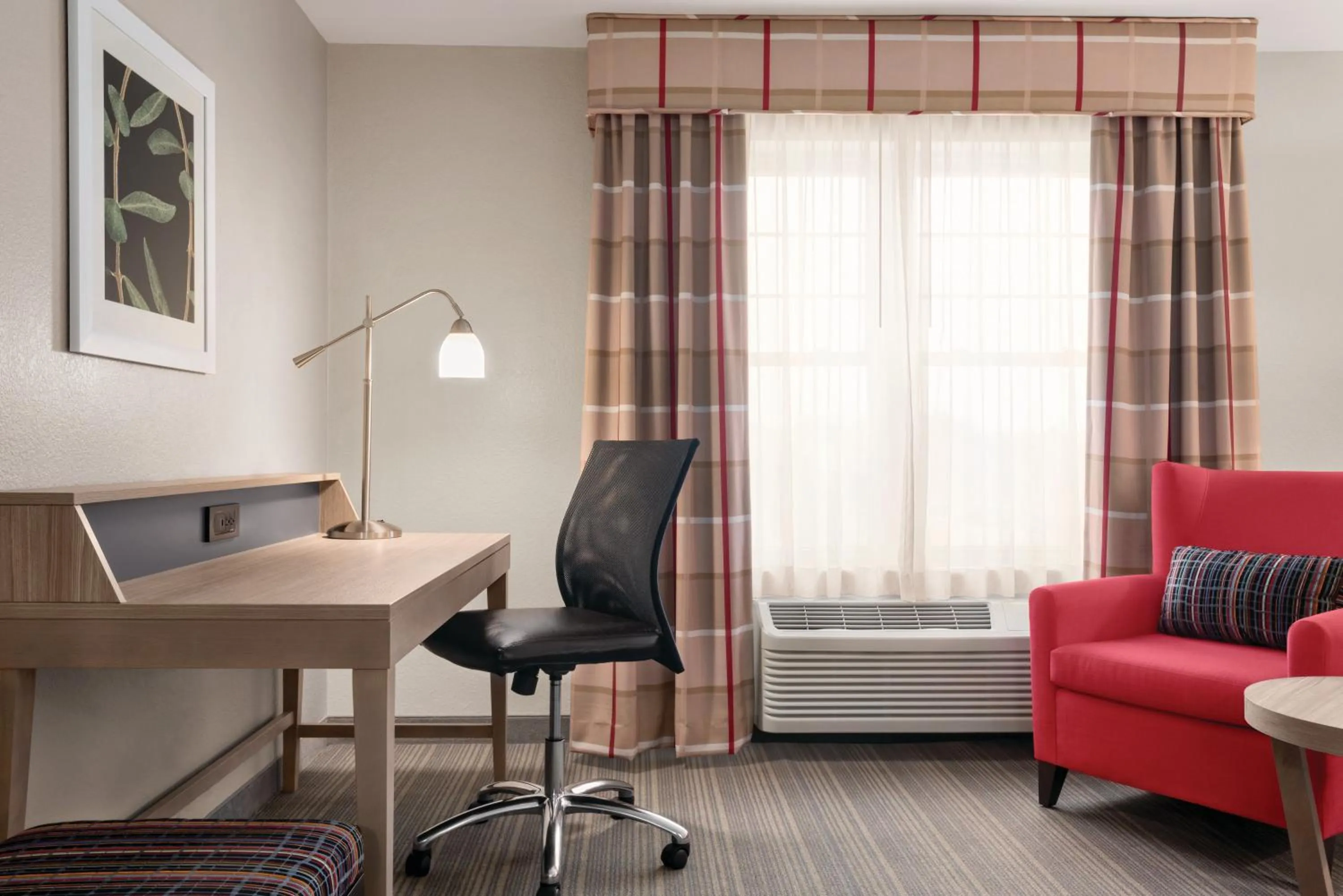 Seating area in Country Inn & Suites by Radisson, Schaumburg, IL