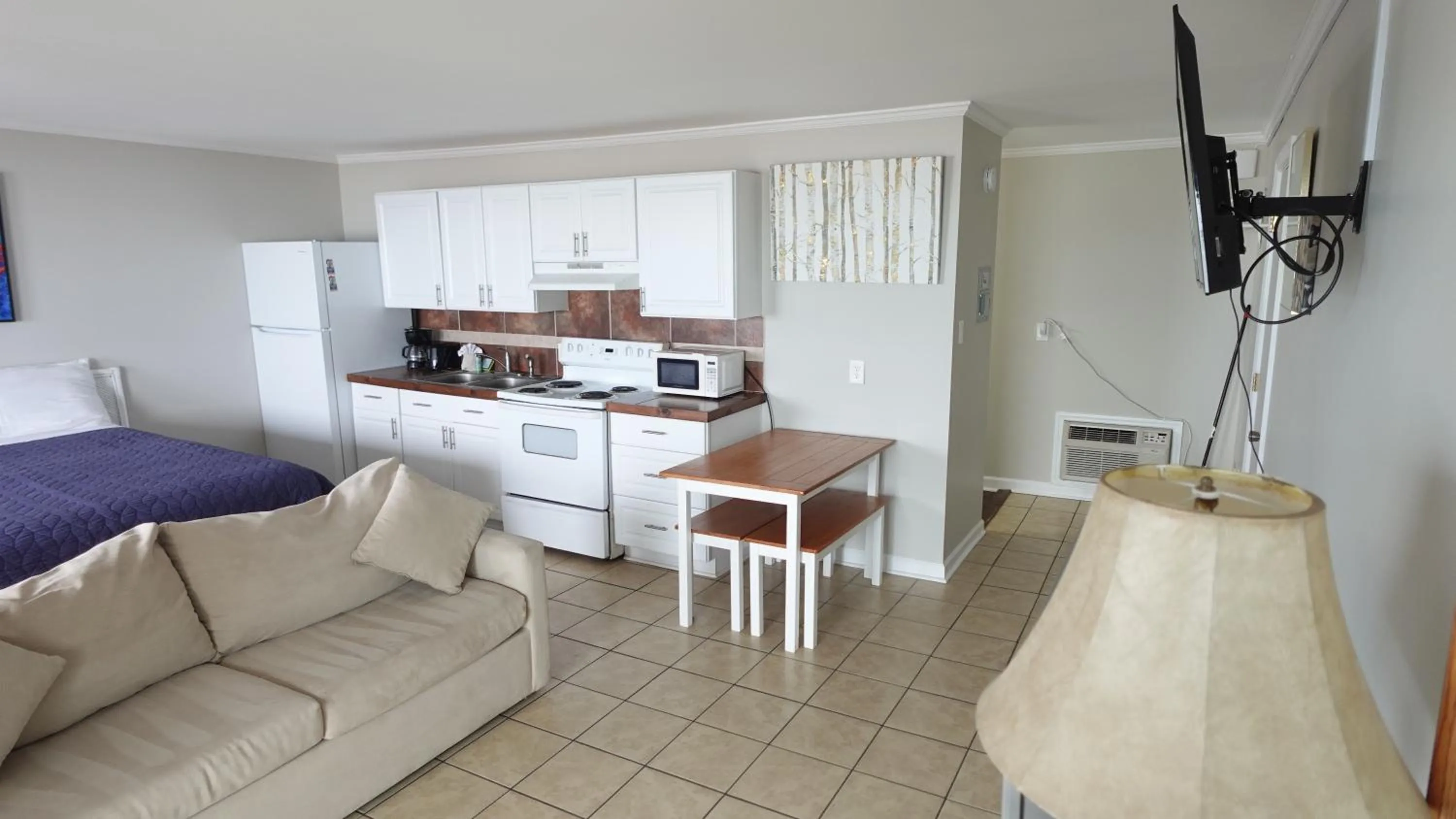 Seating area in Sea Vista Motel