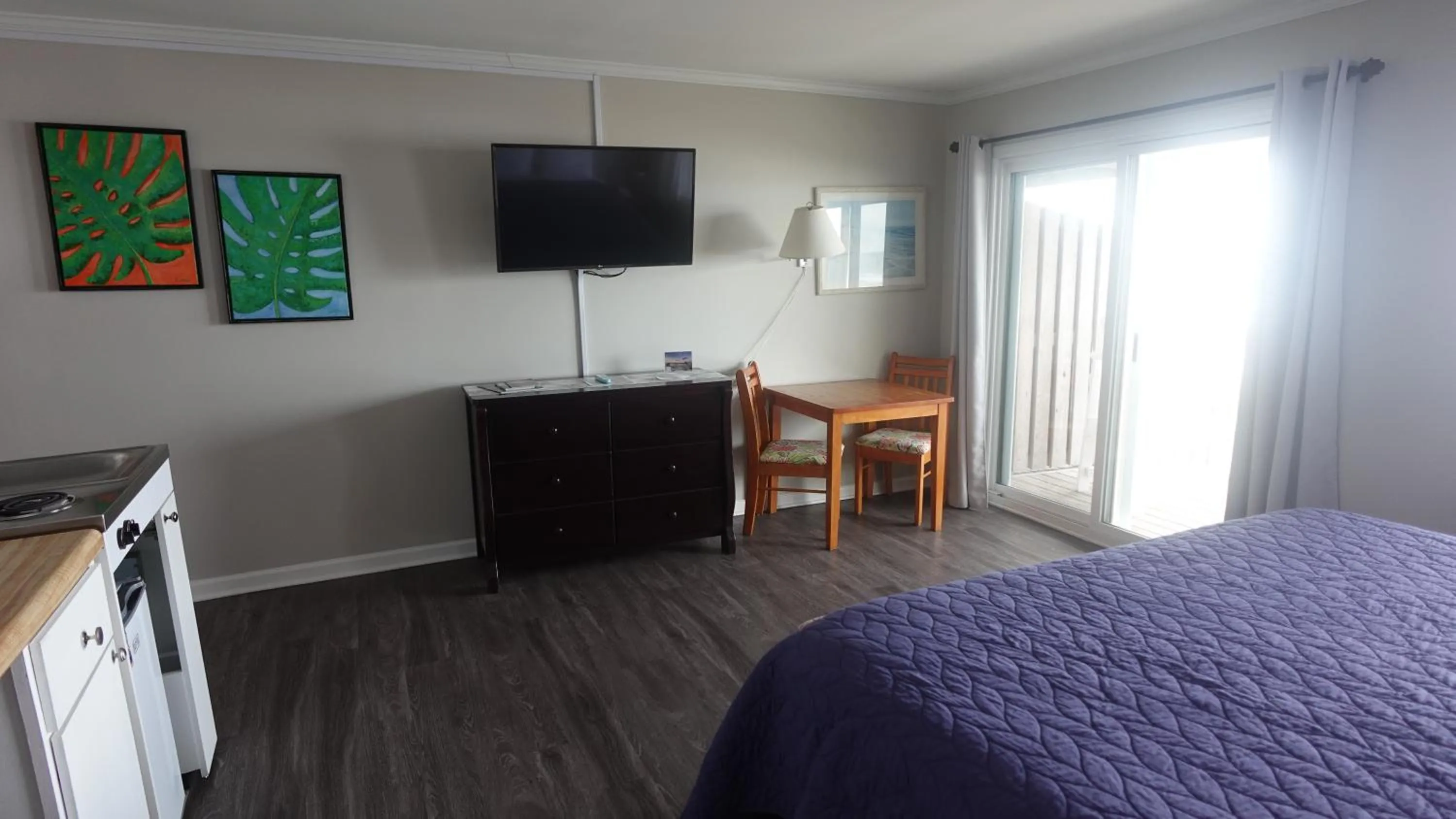 TV and multimedia, Bed in Sea Vista Motel