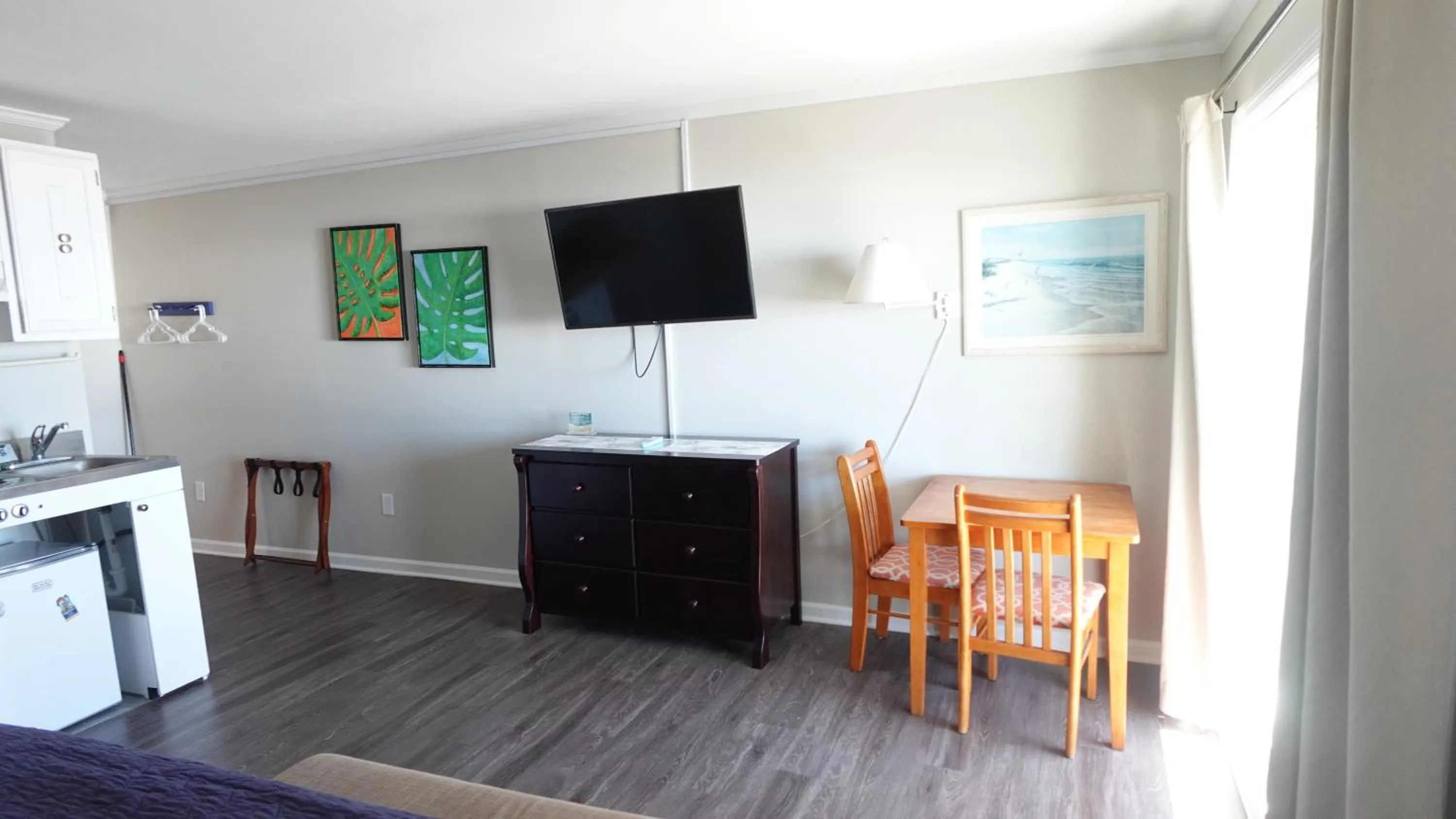 TV and multimedia in Sea Vista Motel