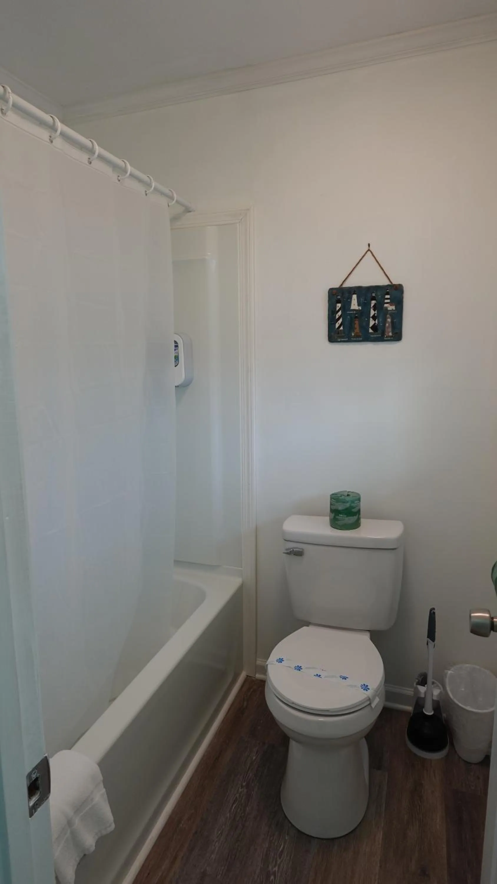 Shower in Sea Vista Motel