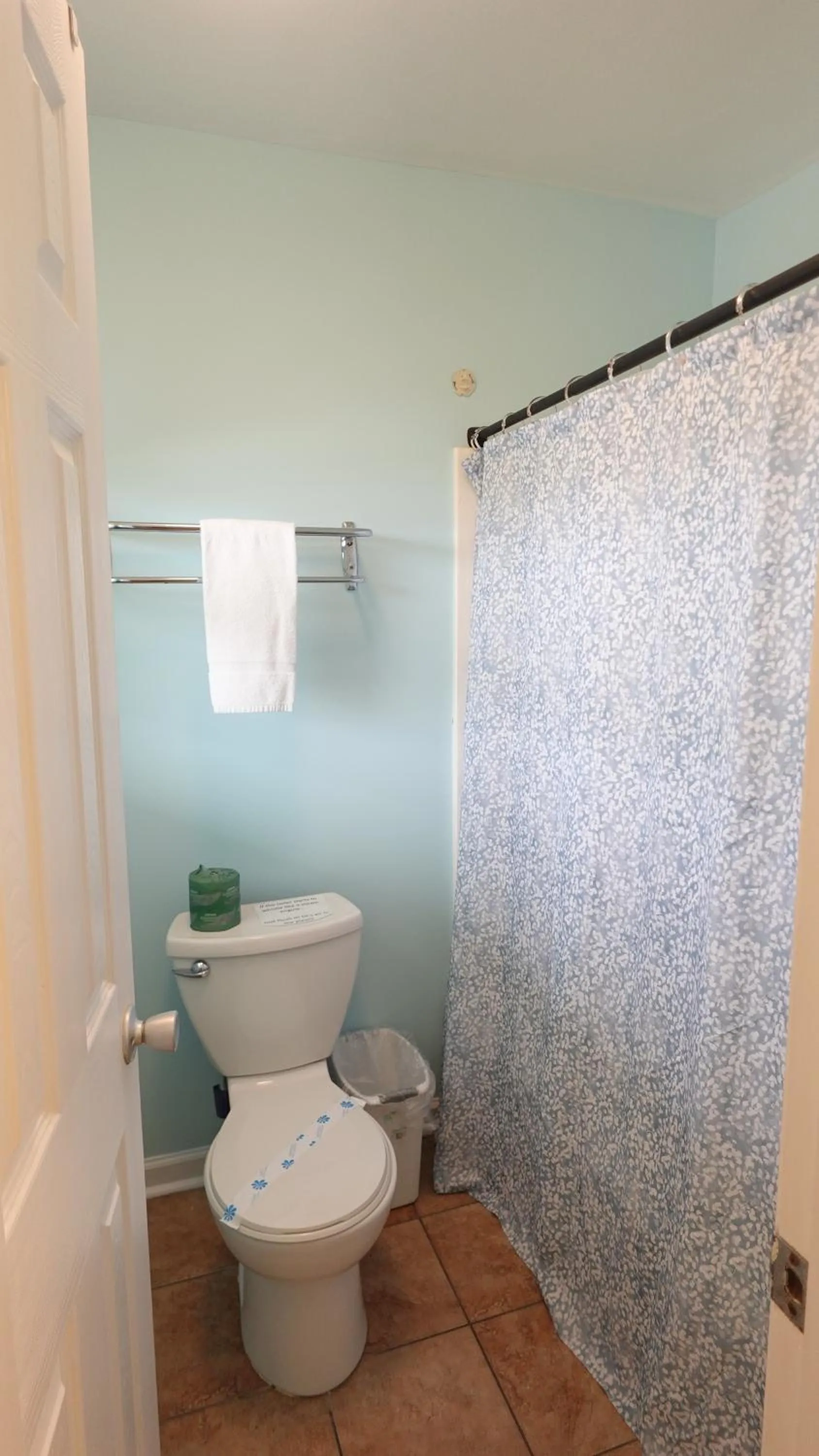 Shower in Sea Vista Motel