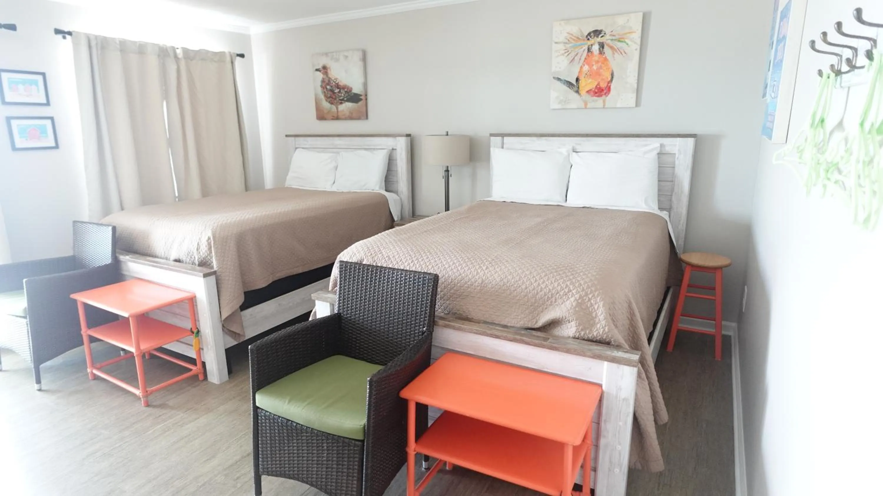 Photo of the whole room, Bed in Sea Vista Motel