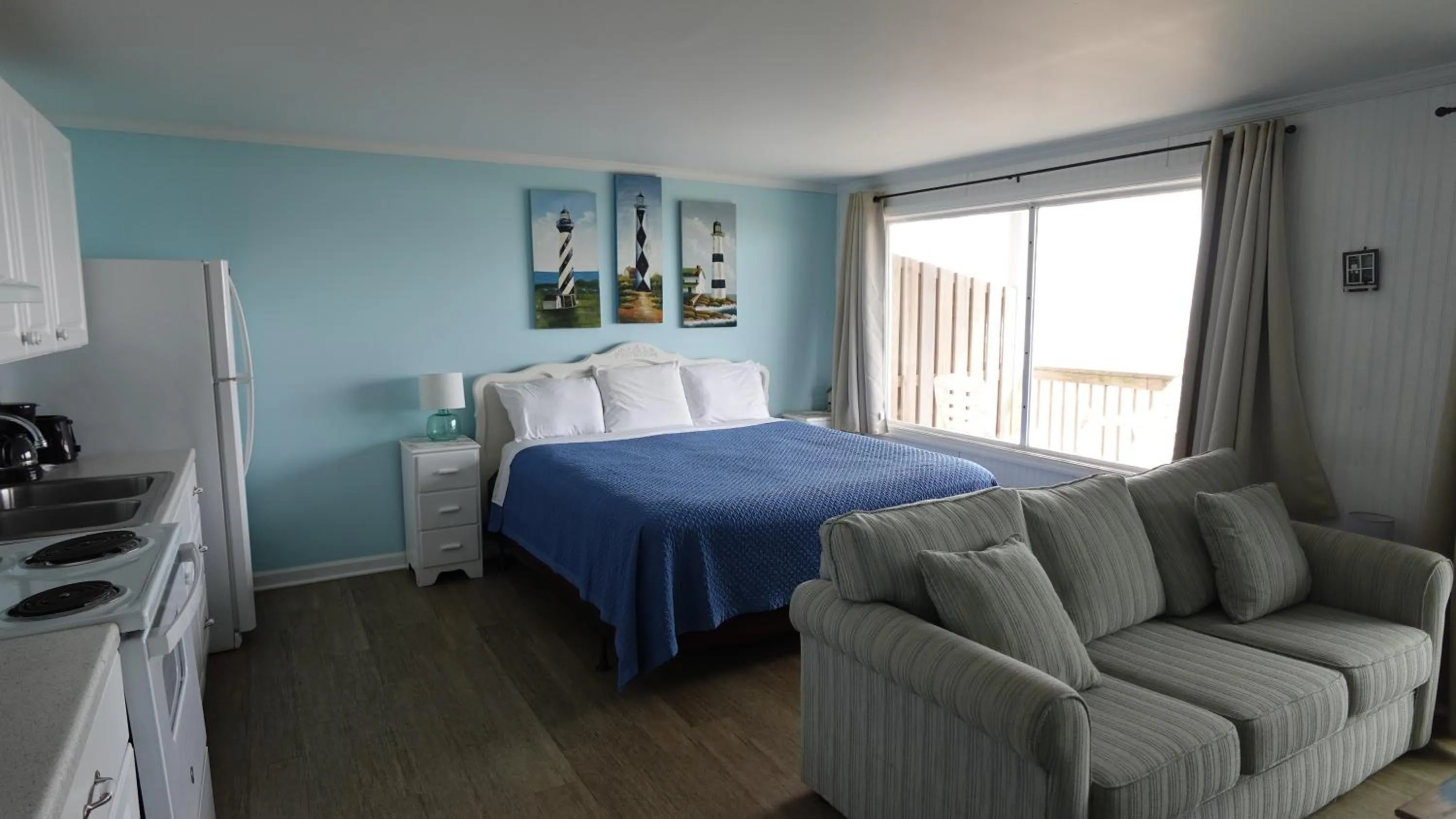 Photo of the whole room, Bed in Sea Vista Motel