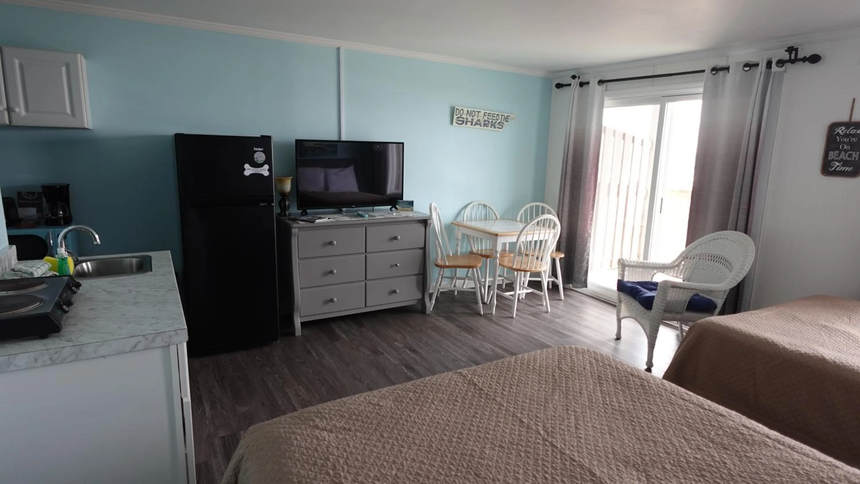 TV and multimedia, Bed in Sea Vista Motel