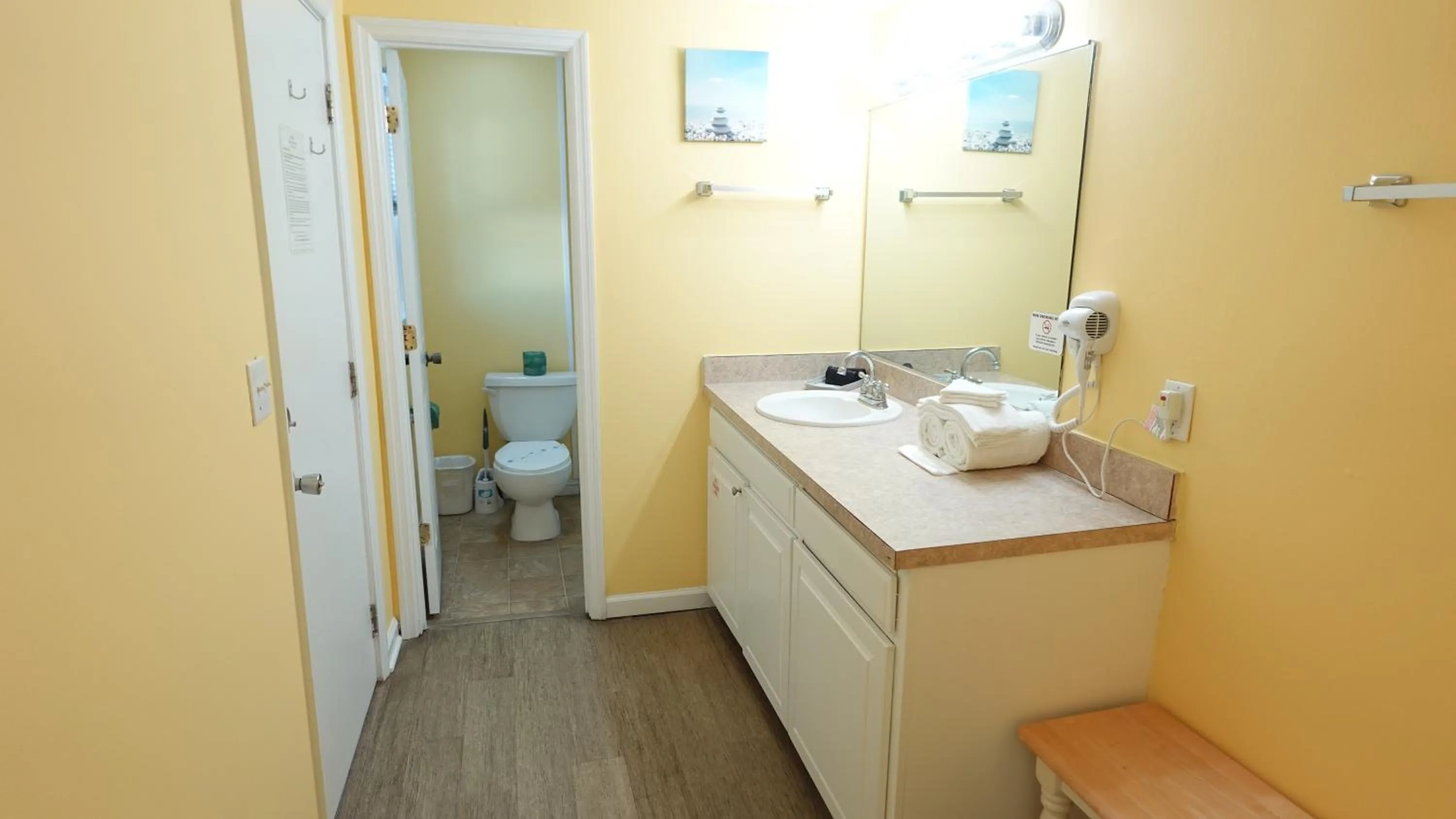 Toilet in Sea Vista Motel