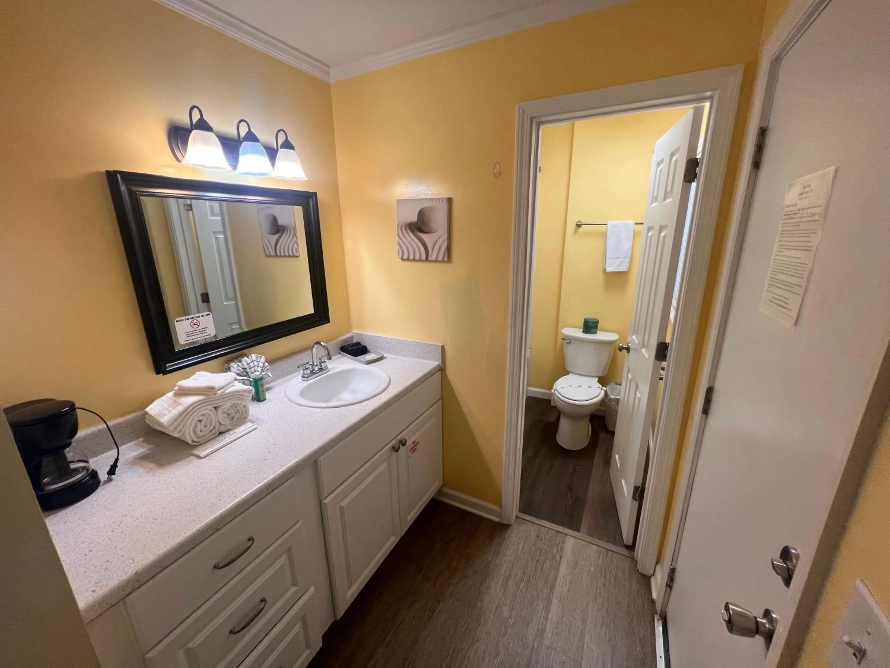 Bathroom in Sea Vista Motel