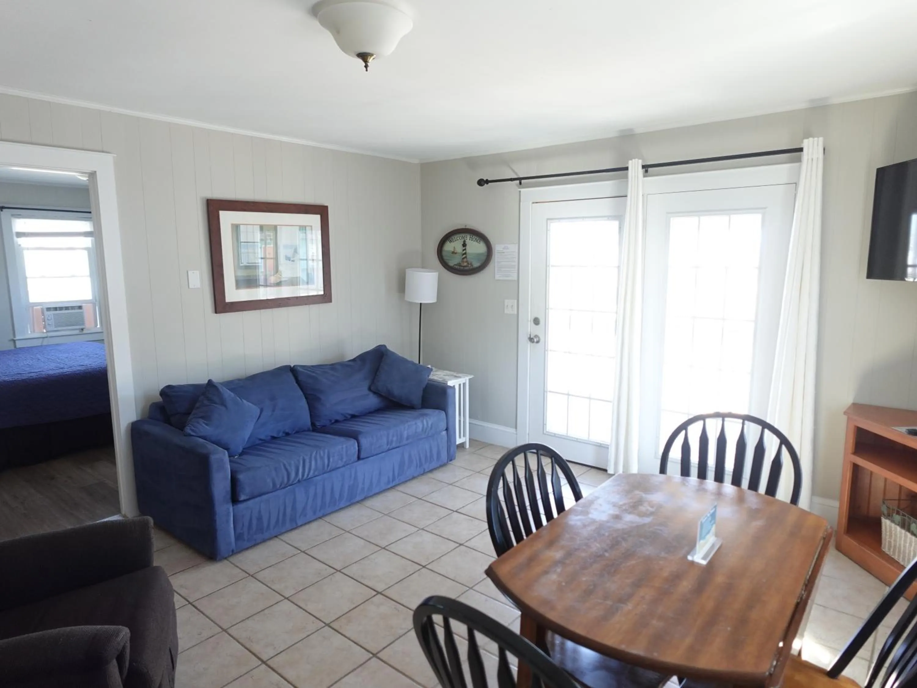 TV and multimedia in Sea Vista Motel