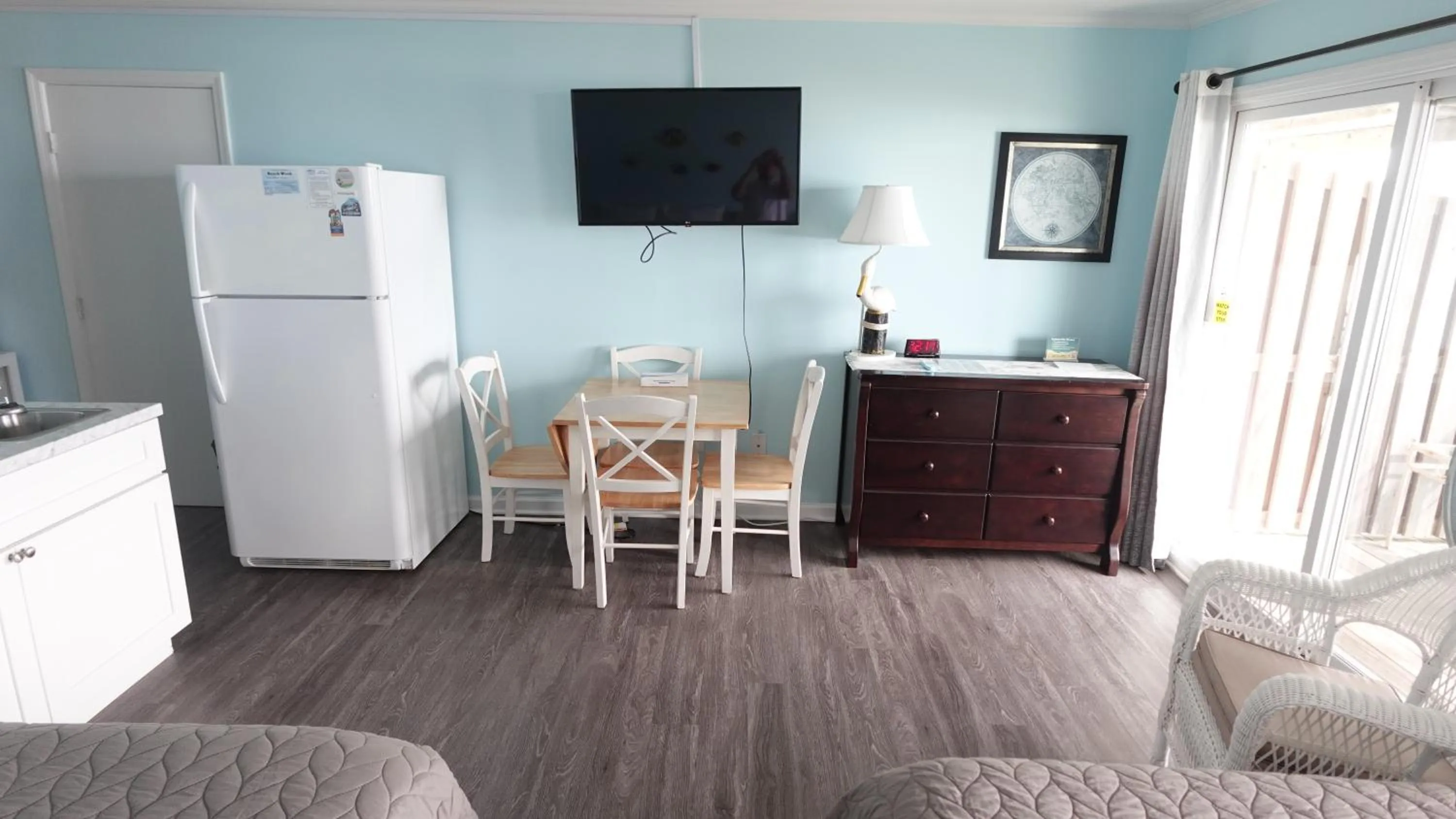 TV and multimedia in Sea Vista Motel