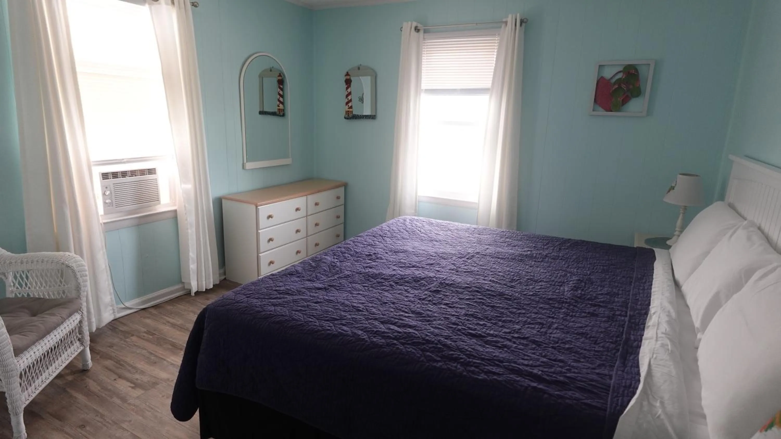 Bedroom, Bed in Sea Vista Motel