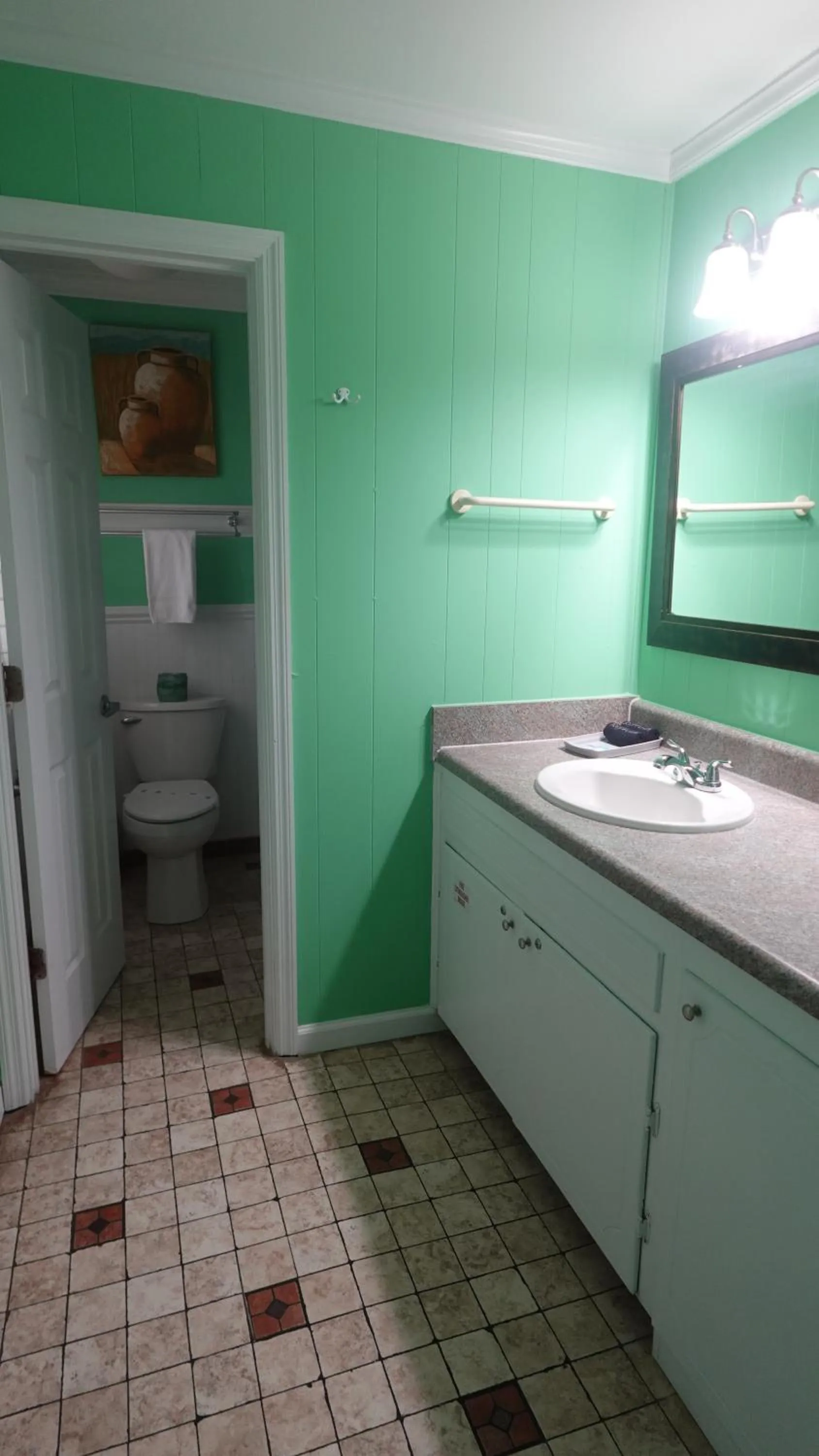 Bathroom in Sea Vista Motel