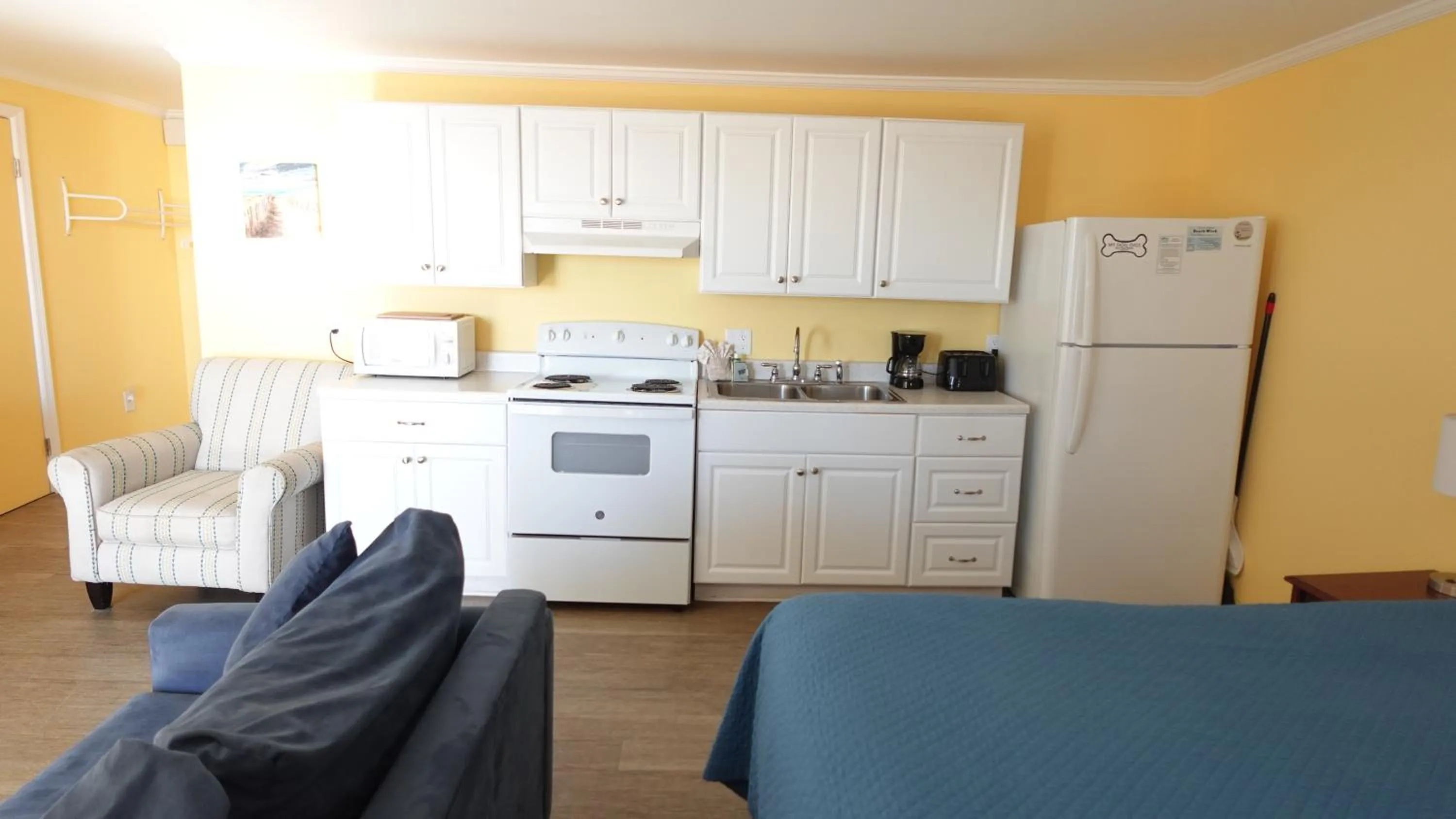 Kitchen or kitchenette in Sea Vista Motel