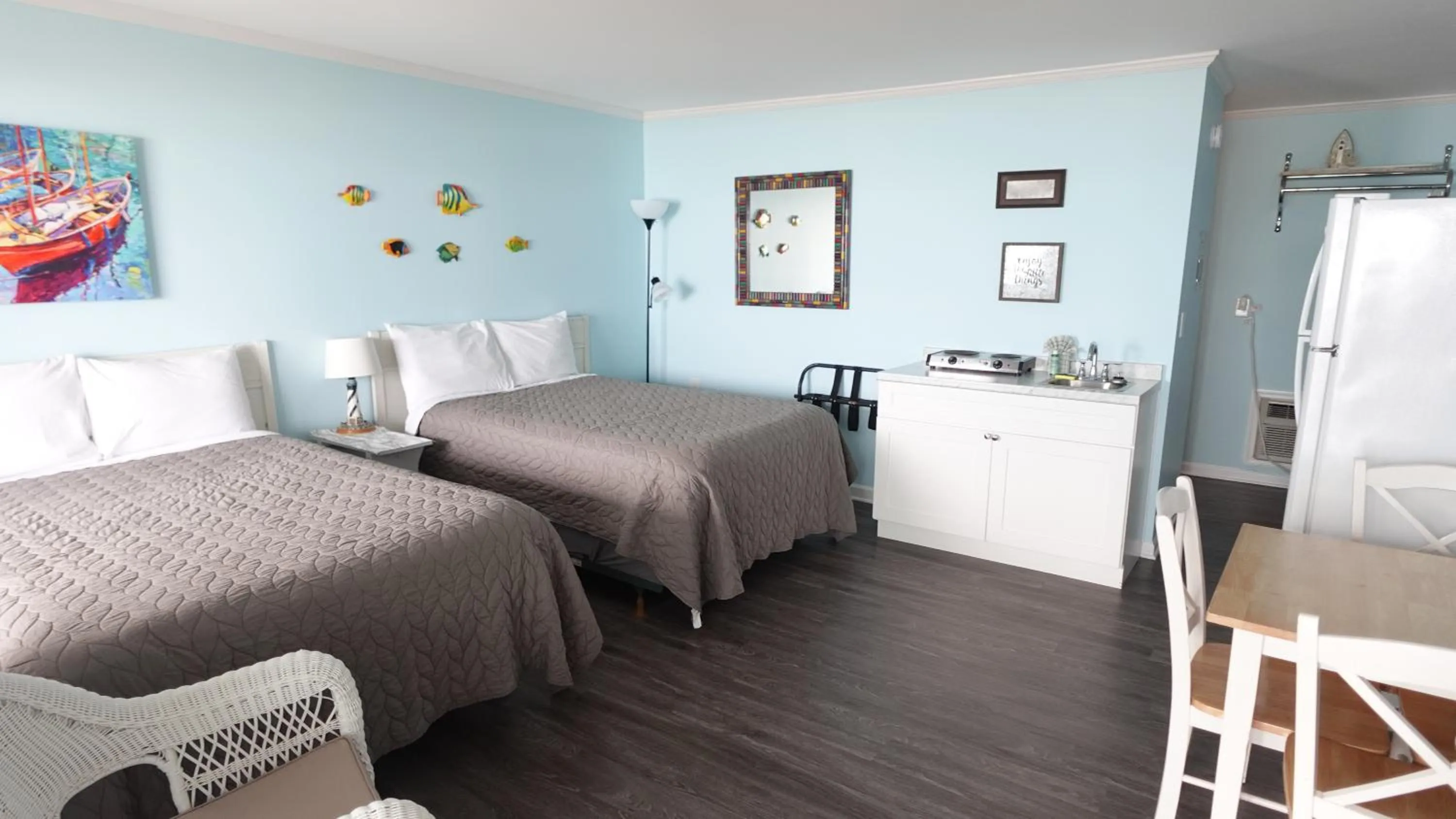 Kitchen or kitchenette, Bed in Sea Vista Motel