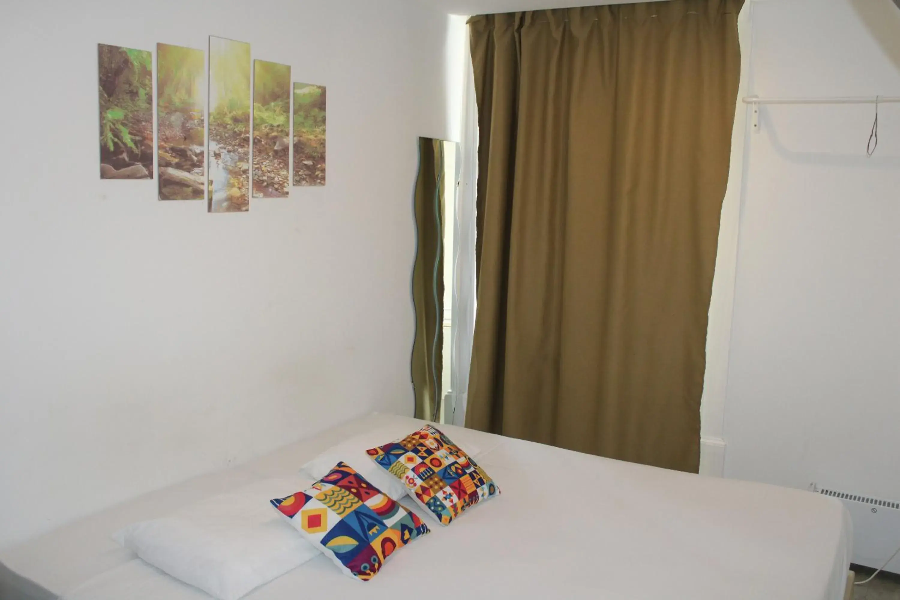 Bed in Urban City Bed in Urban City