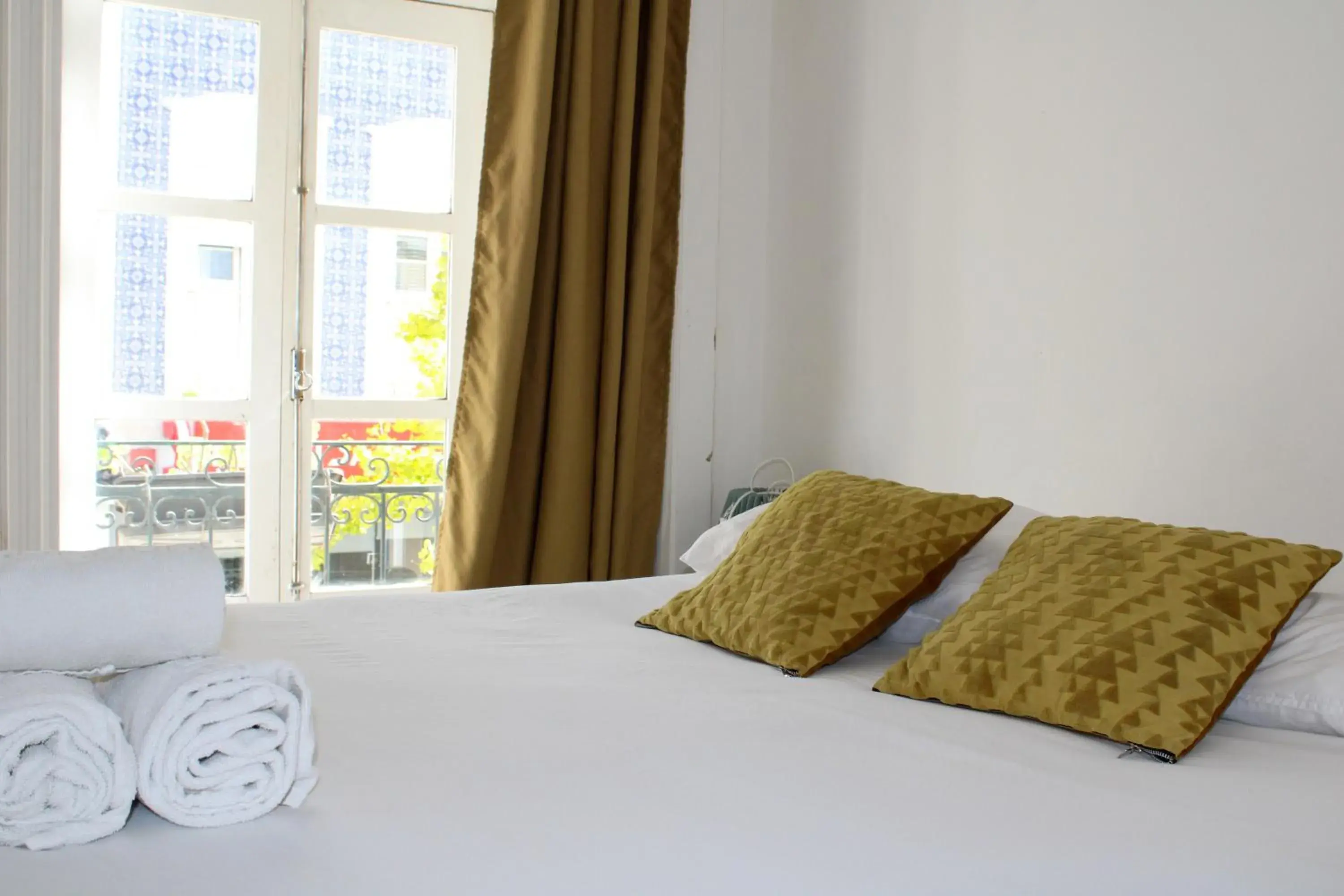 Bed in Urban City Bed in Urban City