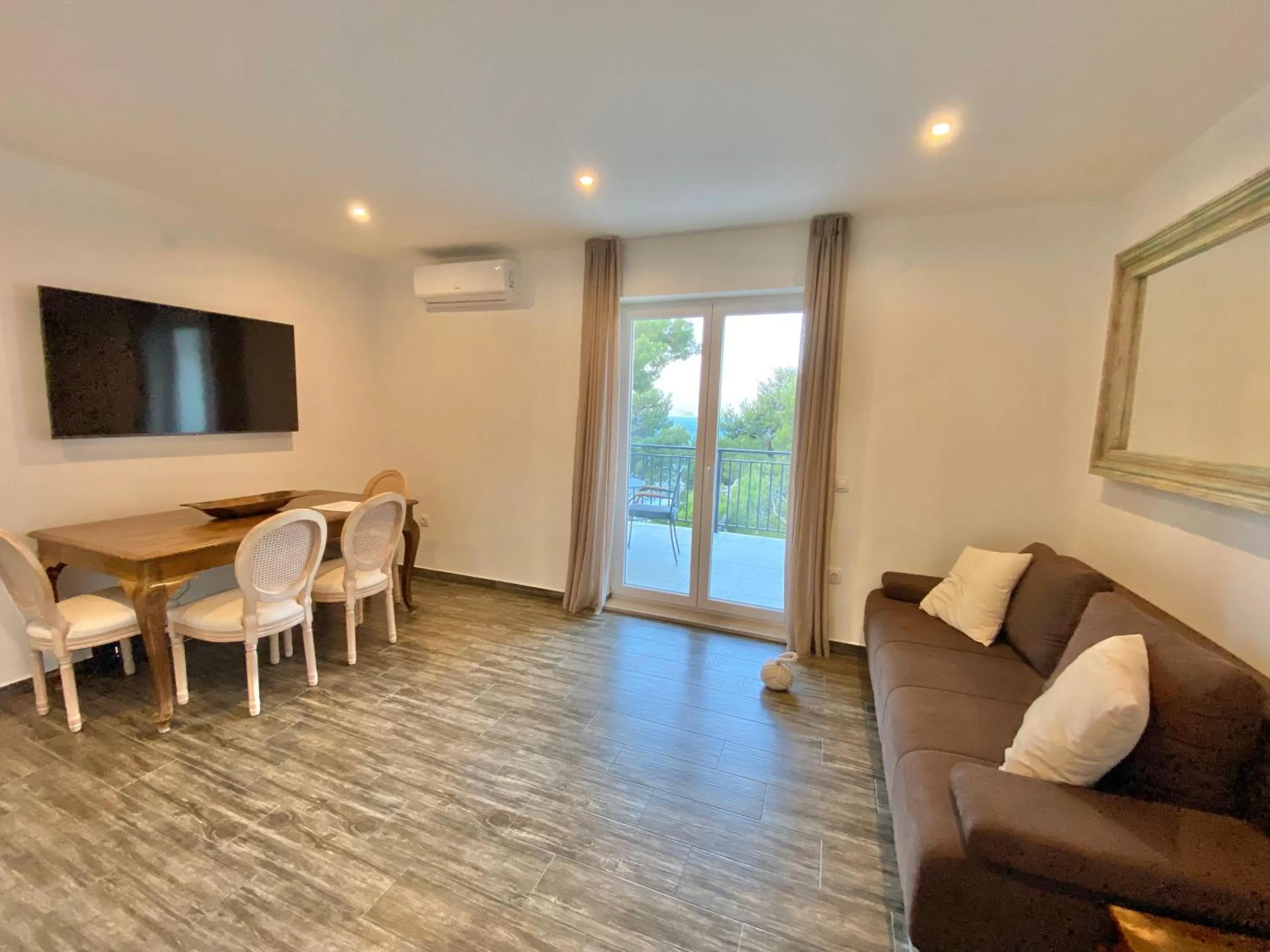 TV and multimedia in Apartments Domani