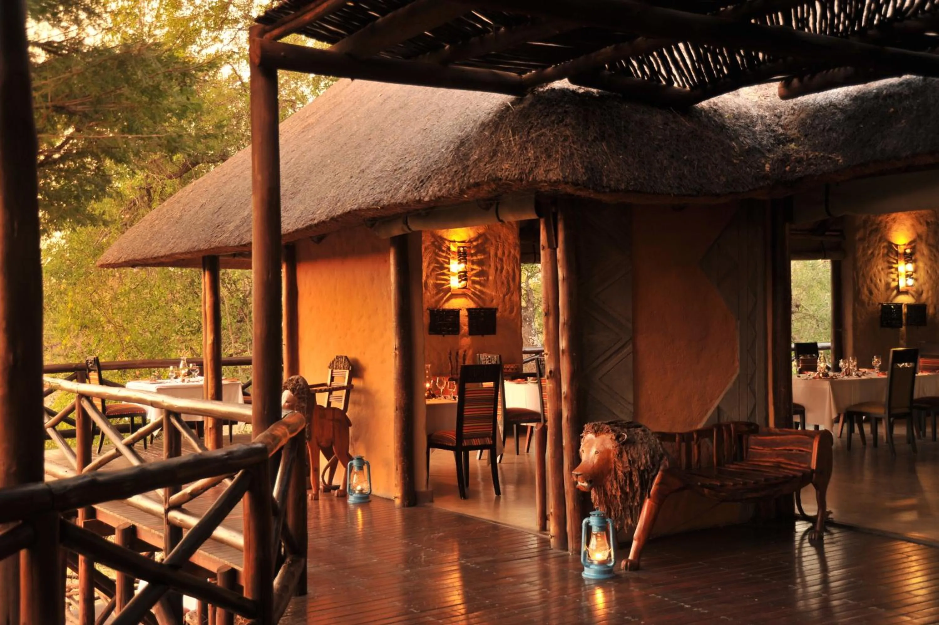 Restaurant/places to eat in Lukimbi Safari Lodge