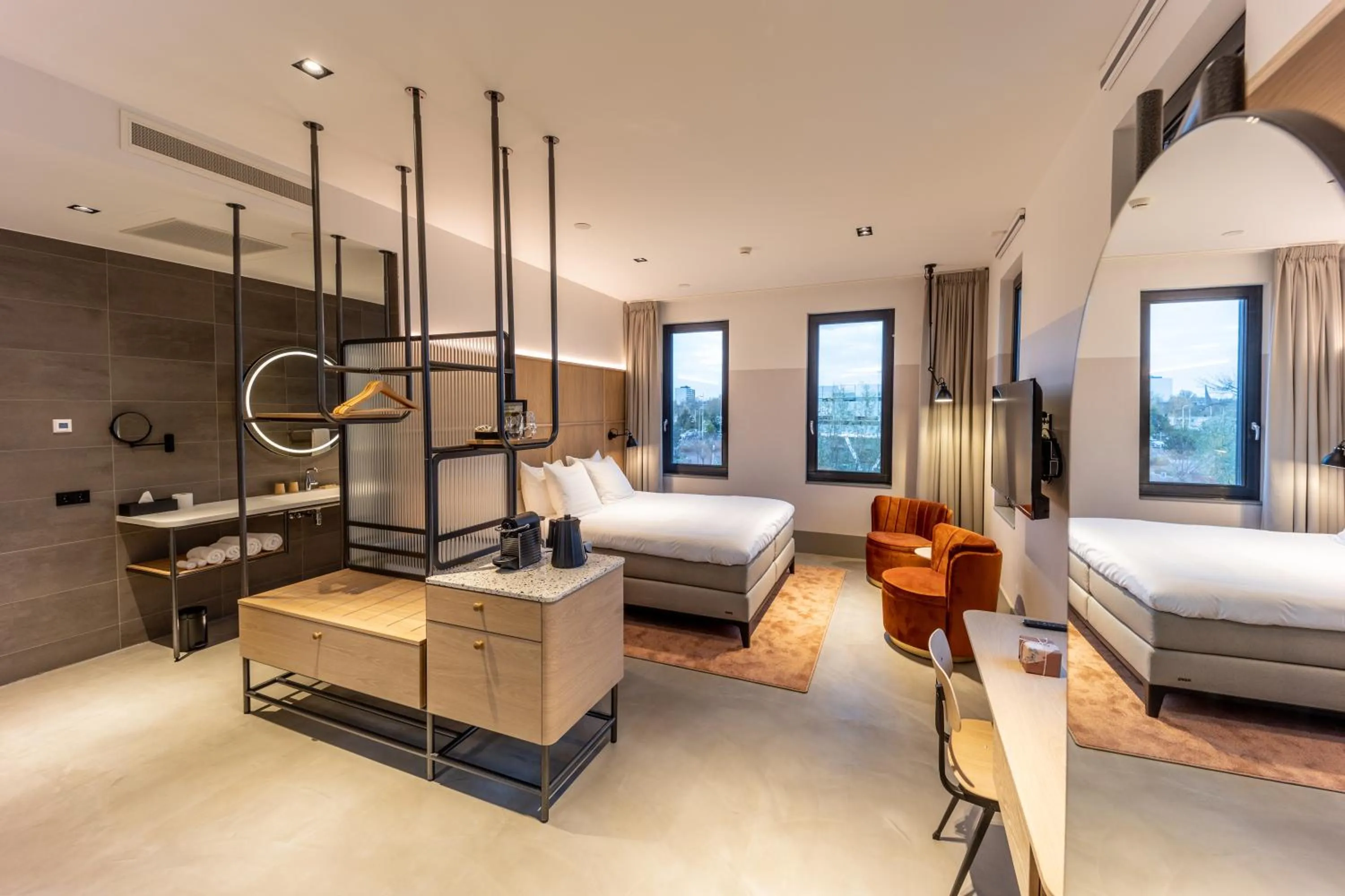 Seating area, Bed in Notiz Hotel Leeuwarden