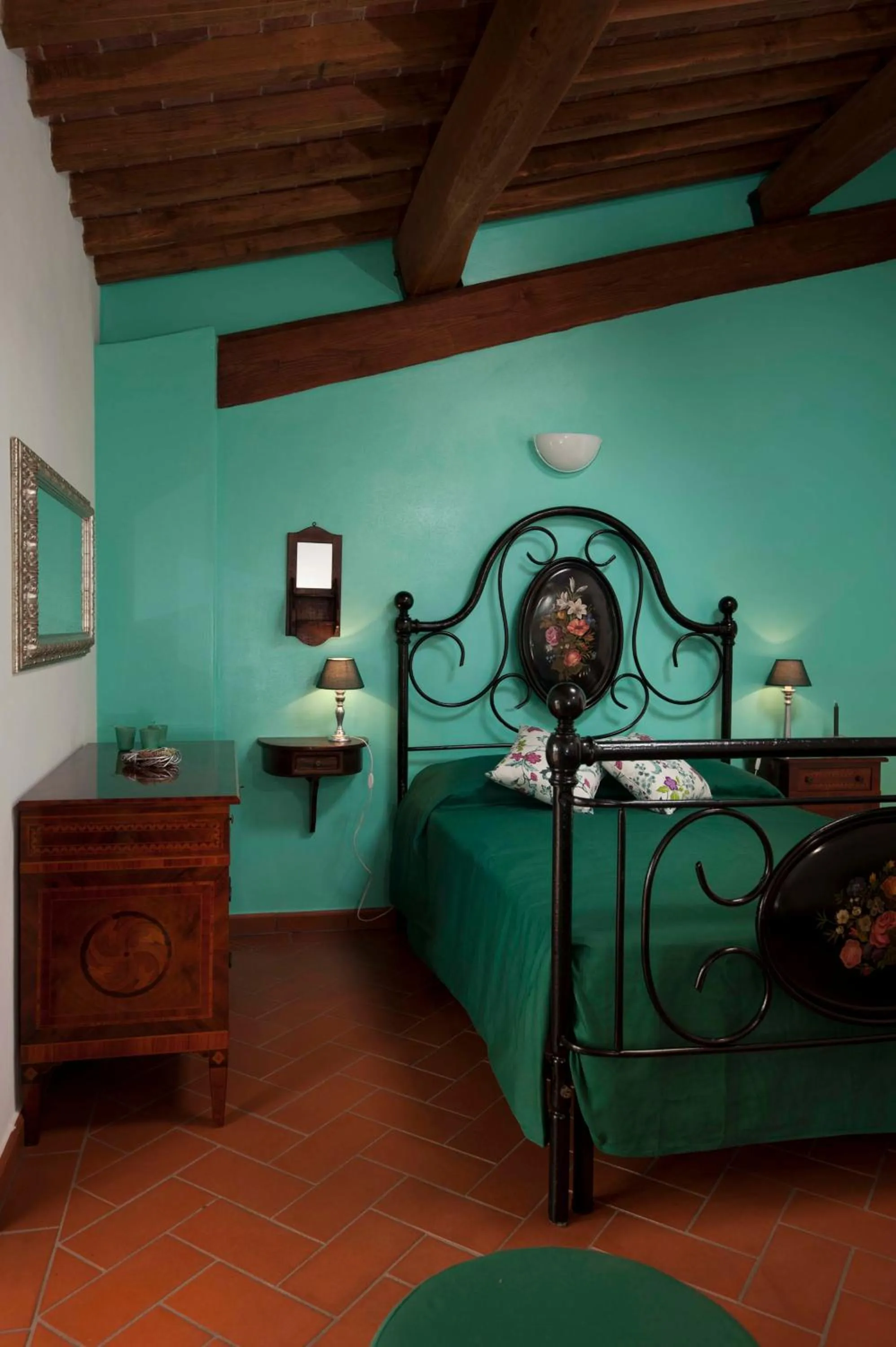 Photo of the whole room, Bed in Antico Granaione