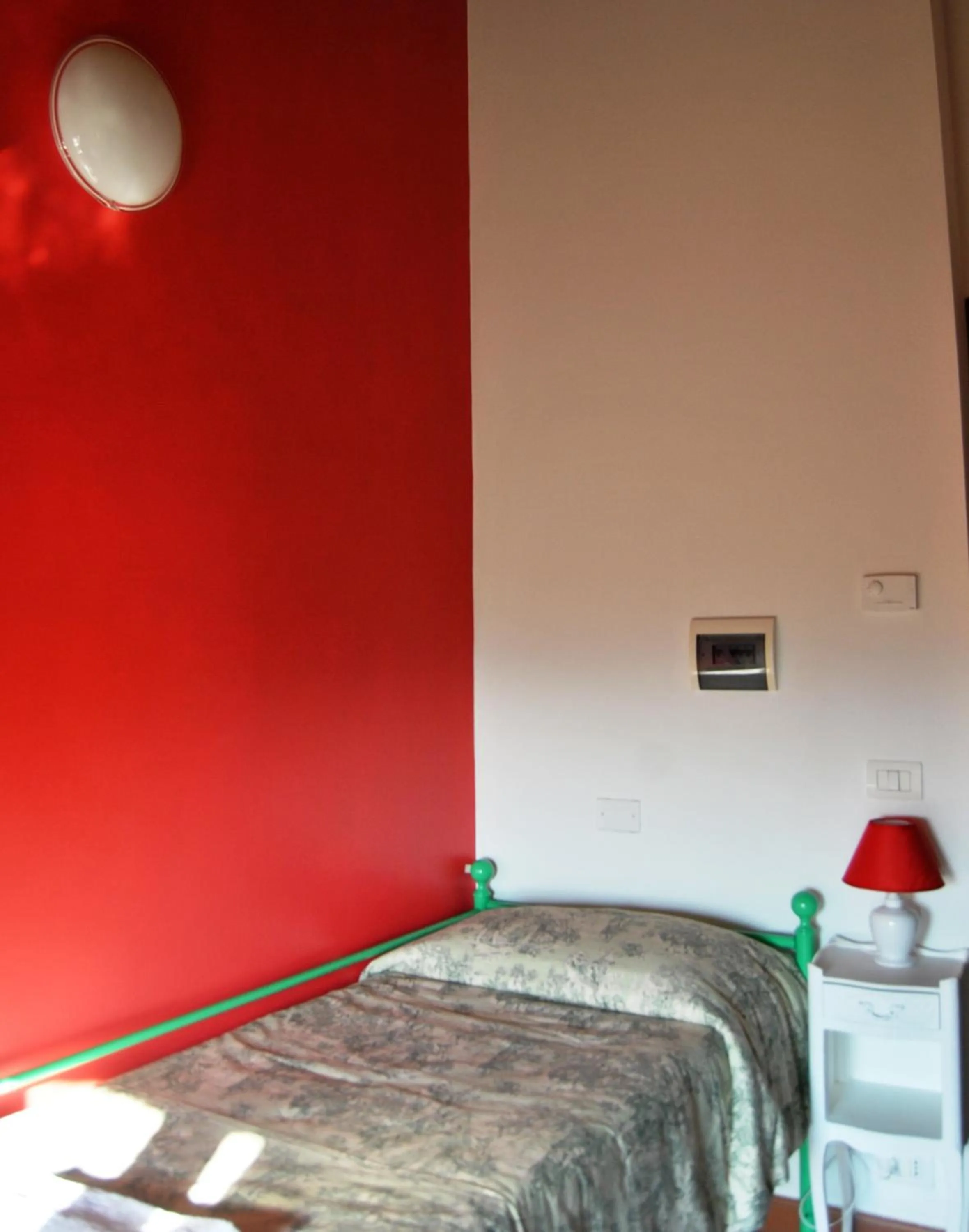 Decorative detail, Bed in Antico Granaione